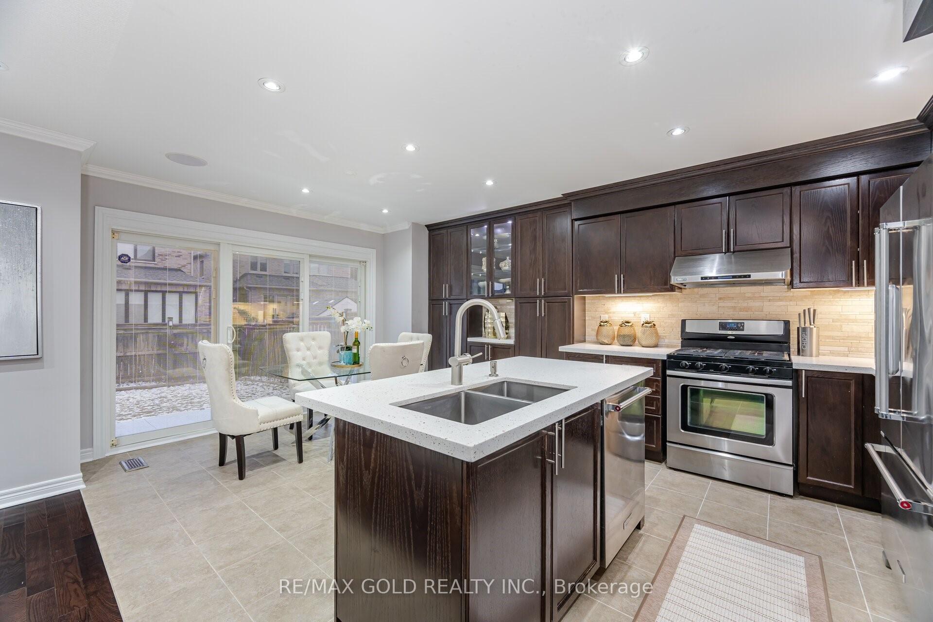 Photo 5 of 6 Lightcatcher Circle, Brampton, Bram East — HOMEH