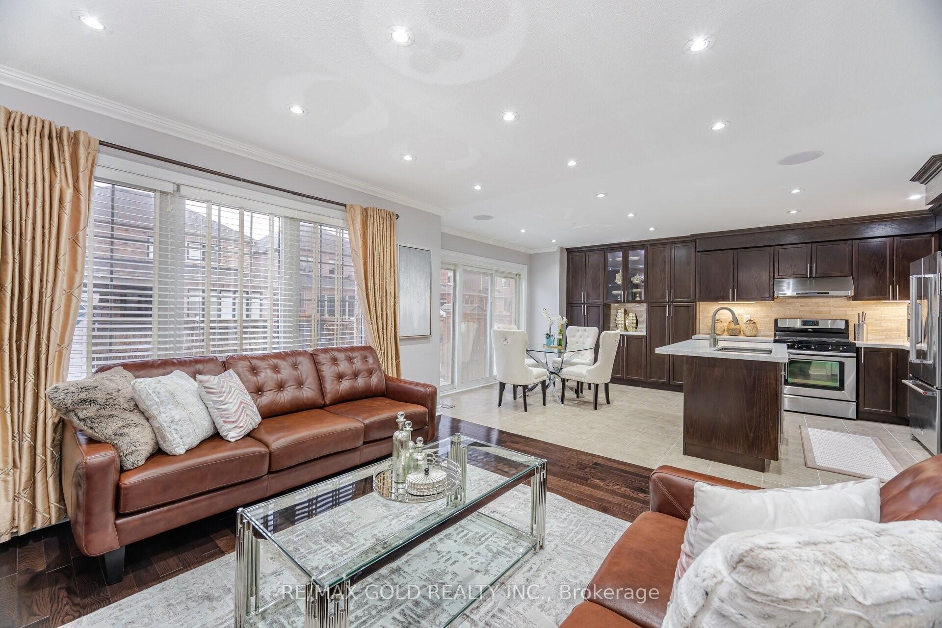 Photo 10 of 6 Lightcatcher Circle, Brampton, Bram East — HOMEH