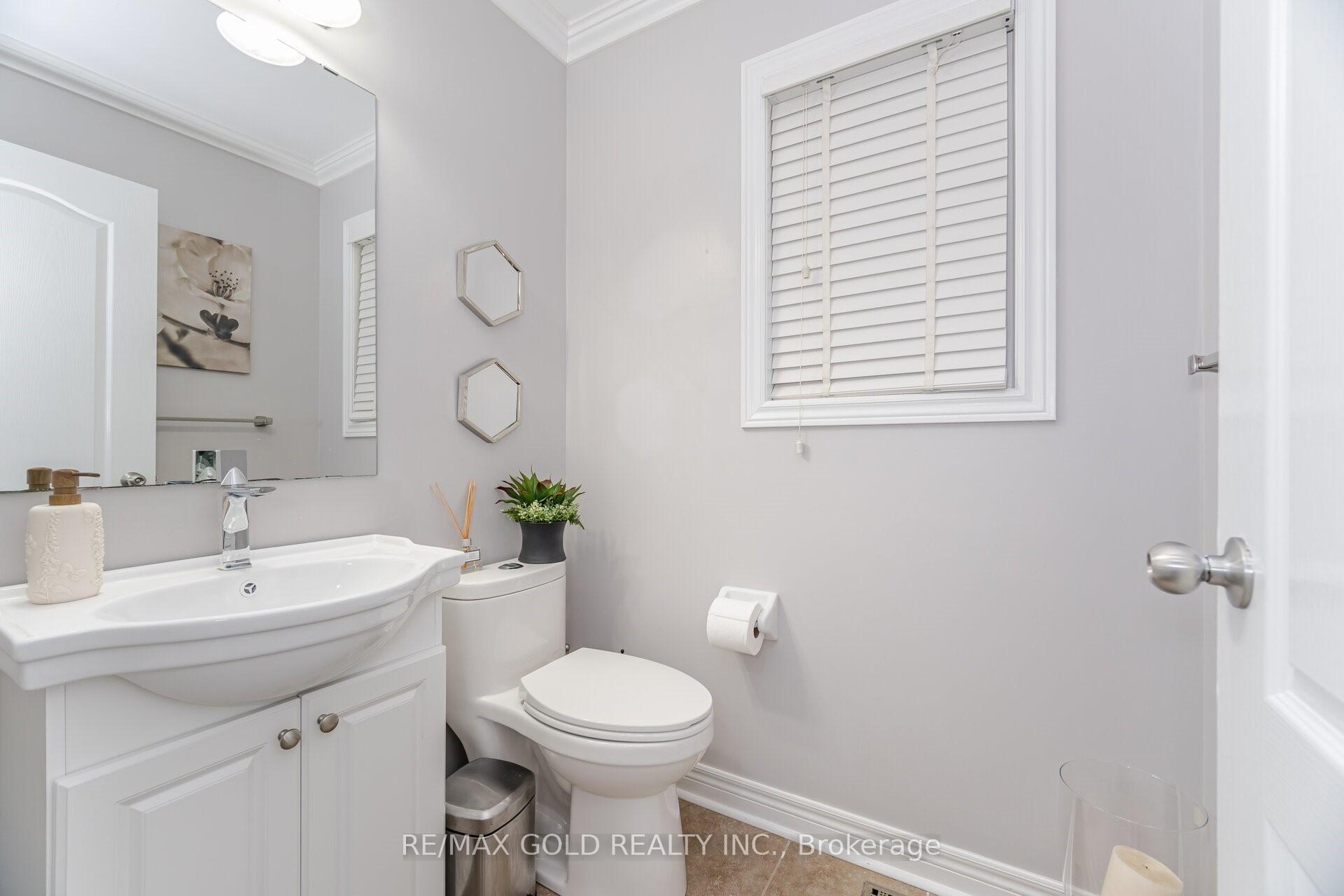 Photo 11 of 6 Lightcatcher Circle, Brampton, Bram East — HOMEH