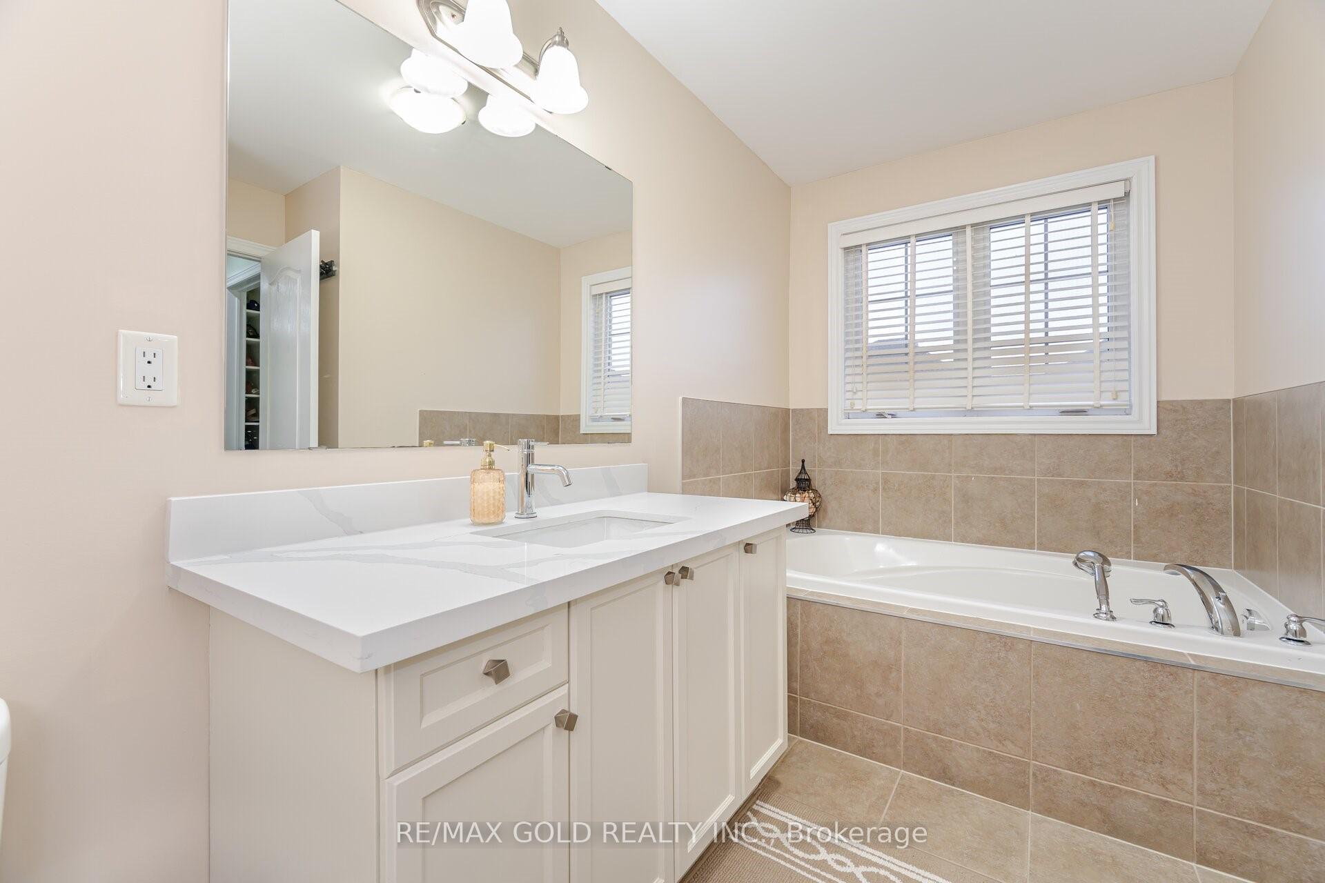 Photo 14 of 6 Lightcatcher Circle, Brampton, Bram East — HOMEH