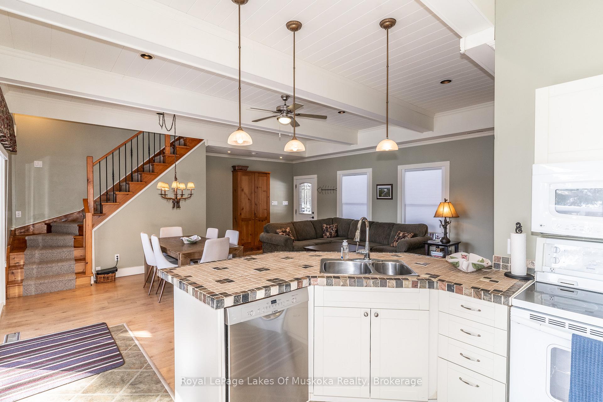 Photo 8 of 86 Lynx Drive, Kearney — HOMEH