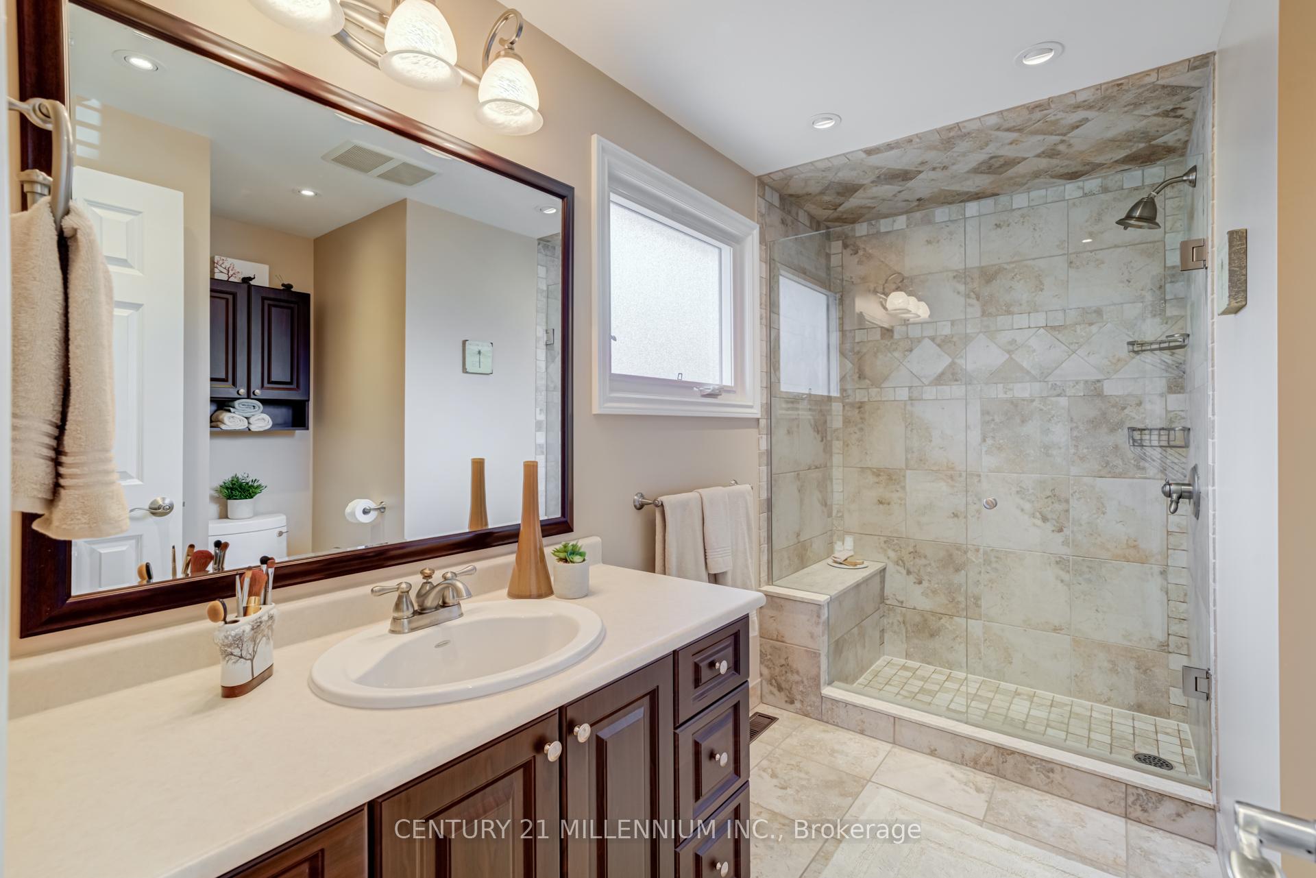 Photo 39 of 57 Ridgehill Drive, Brampton, Brampton South — HOMEH