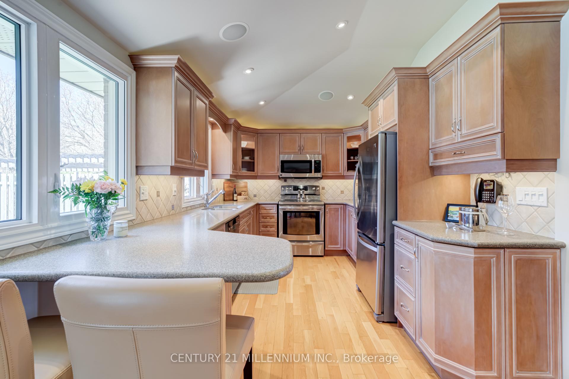 Photo 10 of 57 Ridgehill Drive, Brampton, Brampton South — HOMEH