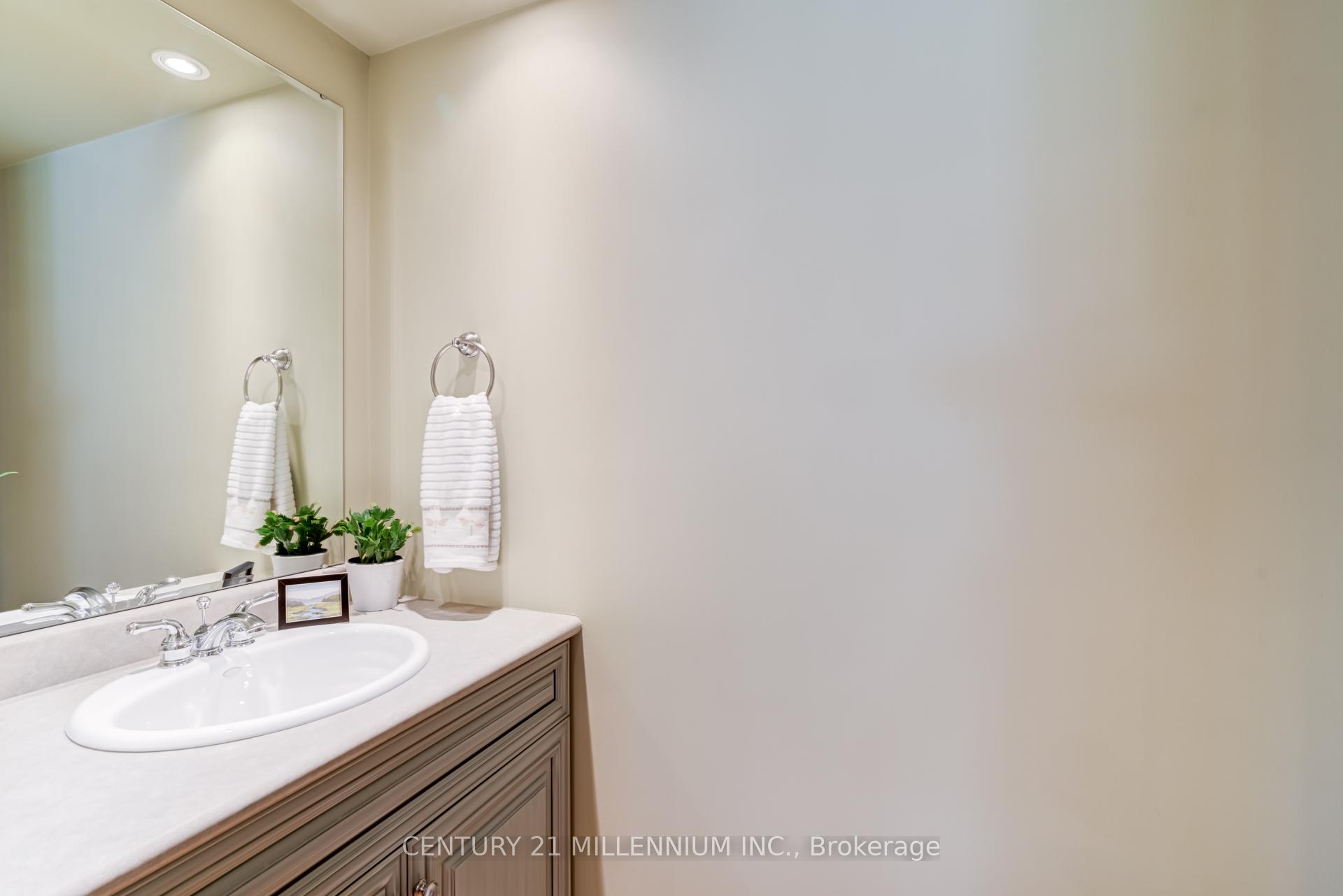 Photo 17 of 57 Ridgehill Drive, Brampton, Brampton South — HOMEH