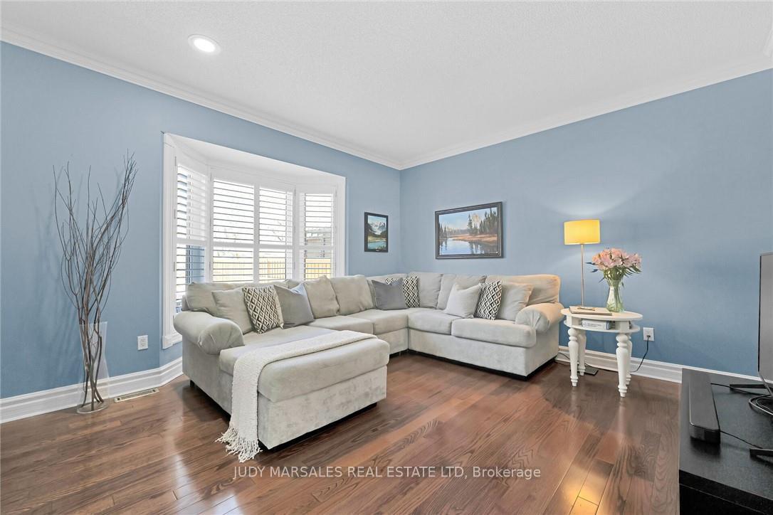 Photo 13 of 132 Davidson Boulevard, Hamilton, Dundas — HOMEH