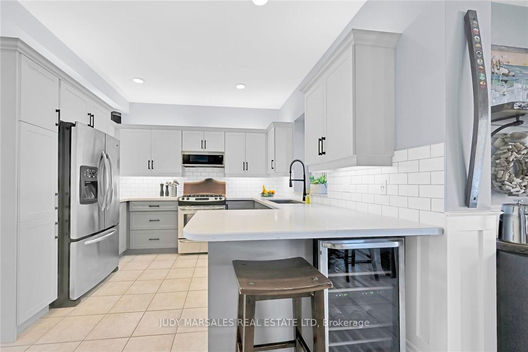 Photo 15 of 132 Davidson Boulevard, Hamilton, Dundas — HOMEH