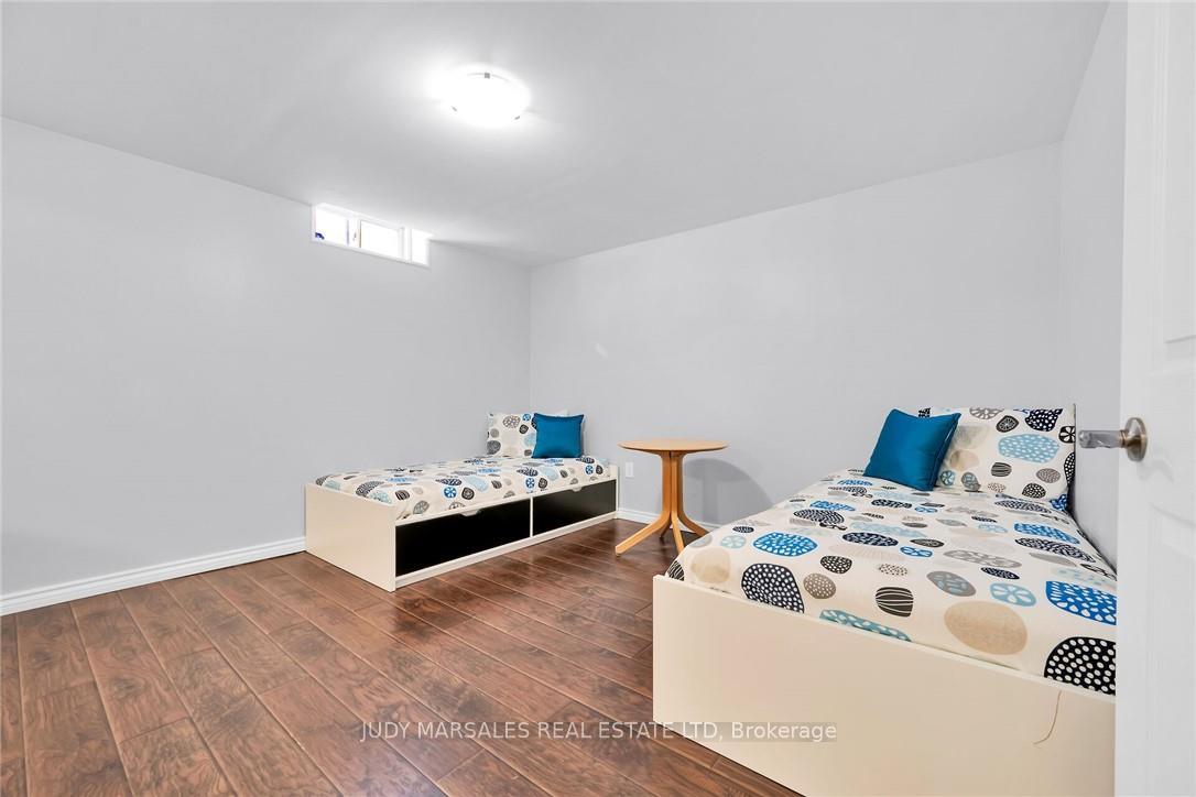 Photo 38 of 132 Davidson Boulevard, Hamilton, Dundas — HOMEH