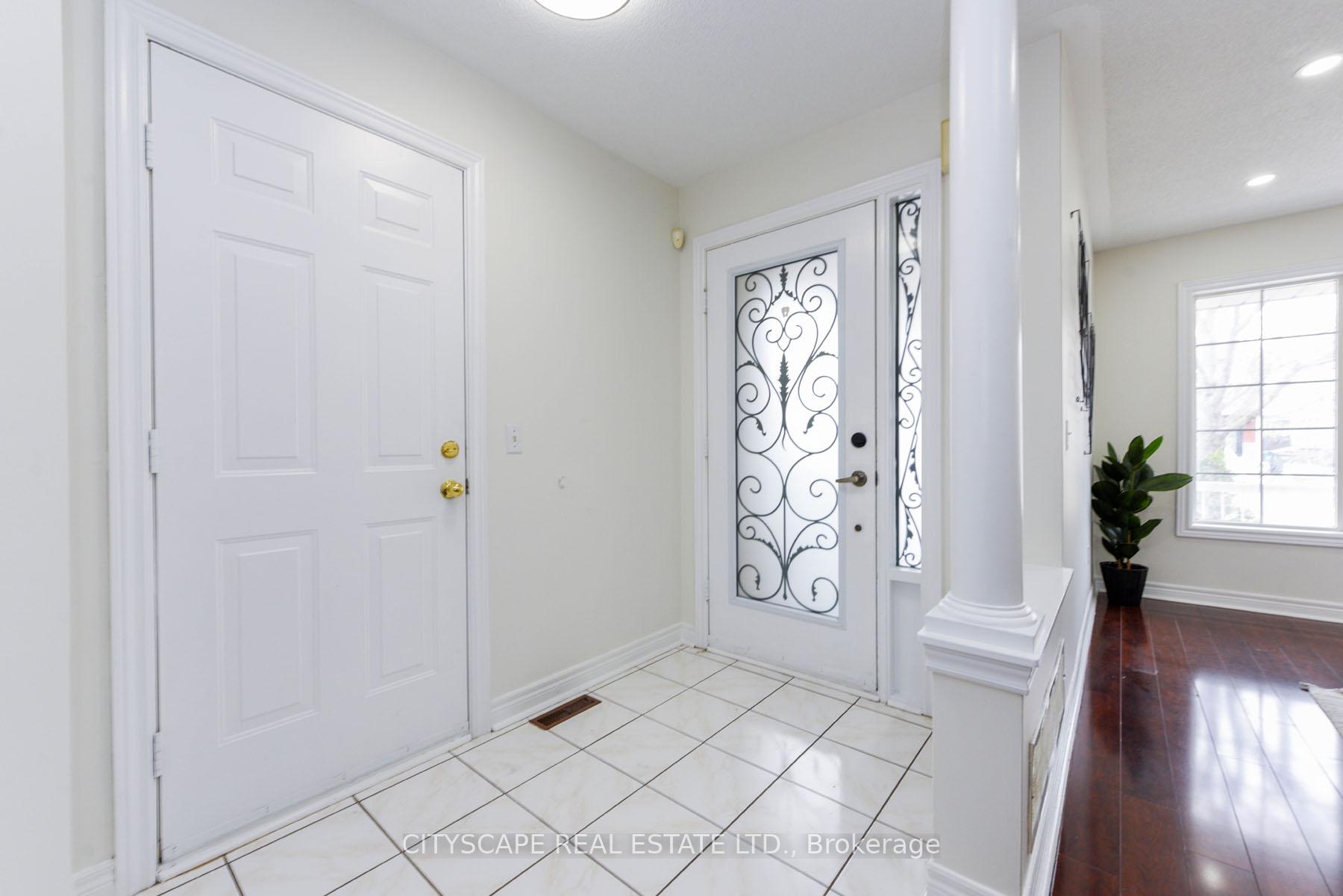 Photo 24 of 56 Checkerberry Crescent, Brampton, Sandringham-Wellington — HOMEH
