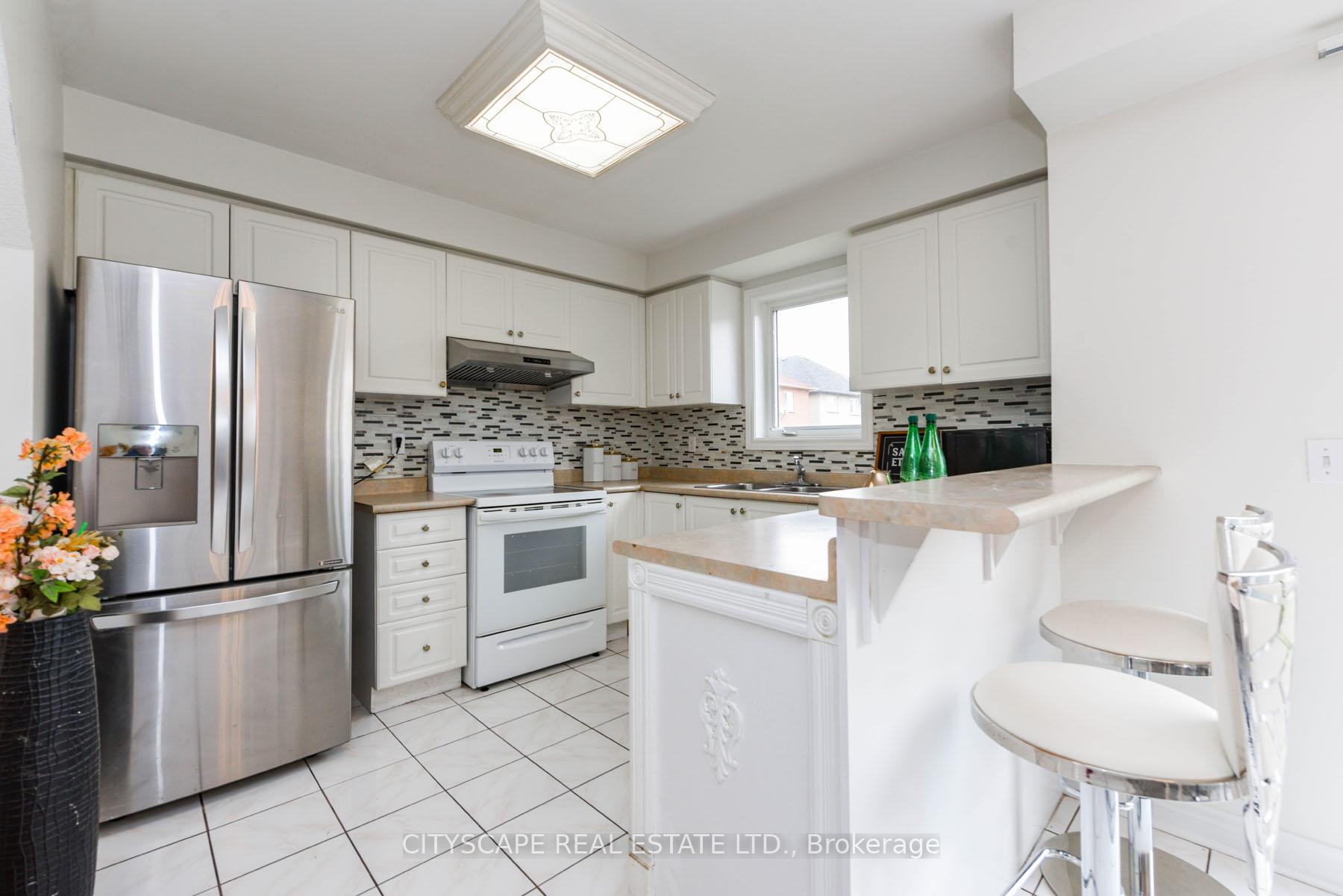 Photo 33 of 56 Checkerberry Crescent, Brampton, Sandringham-Wellington — HOMEH