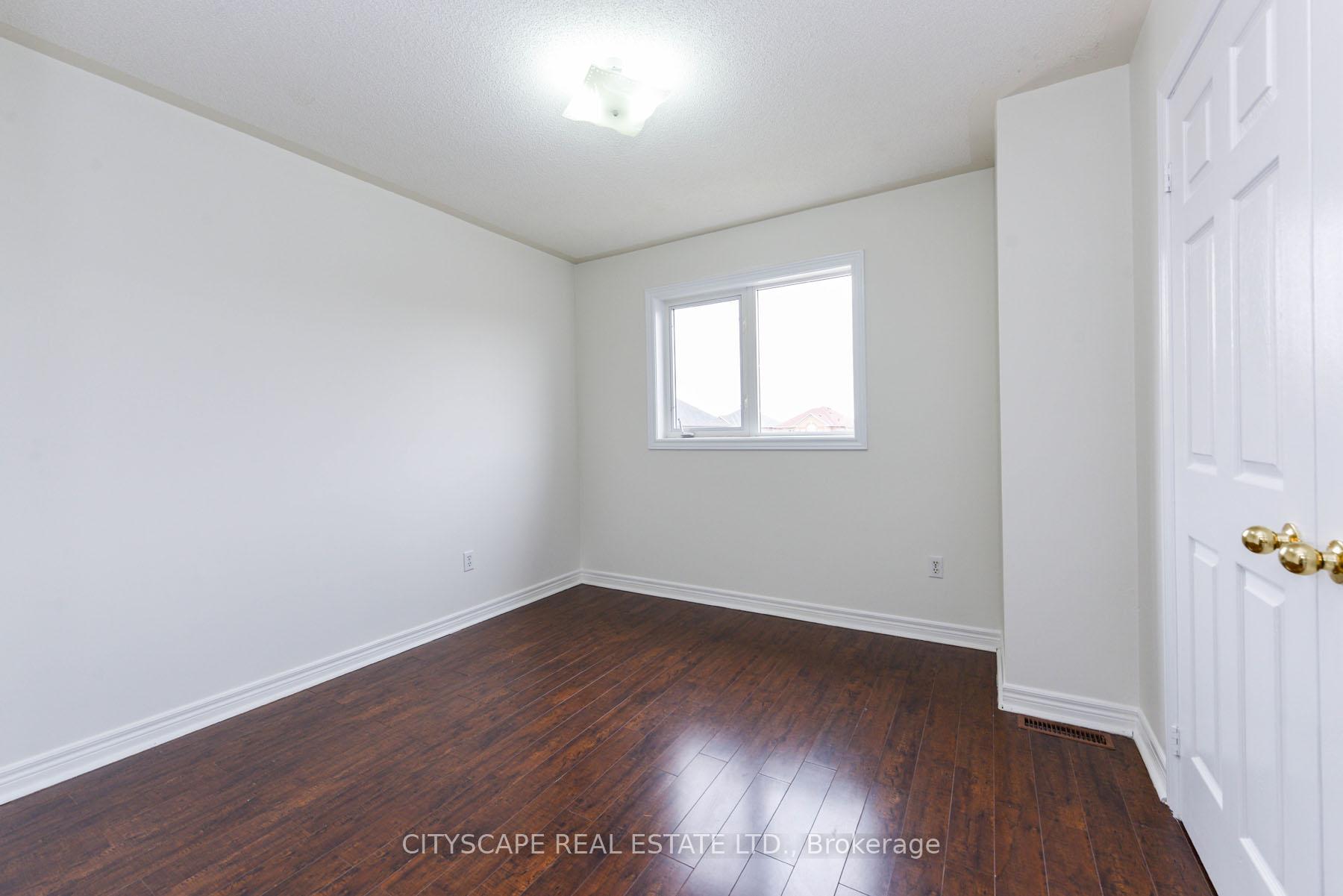 Photo 19 of 56 Checkerberry Crescent, Brampton, Sandringham-Wellington — HOMEH