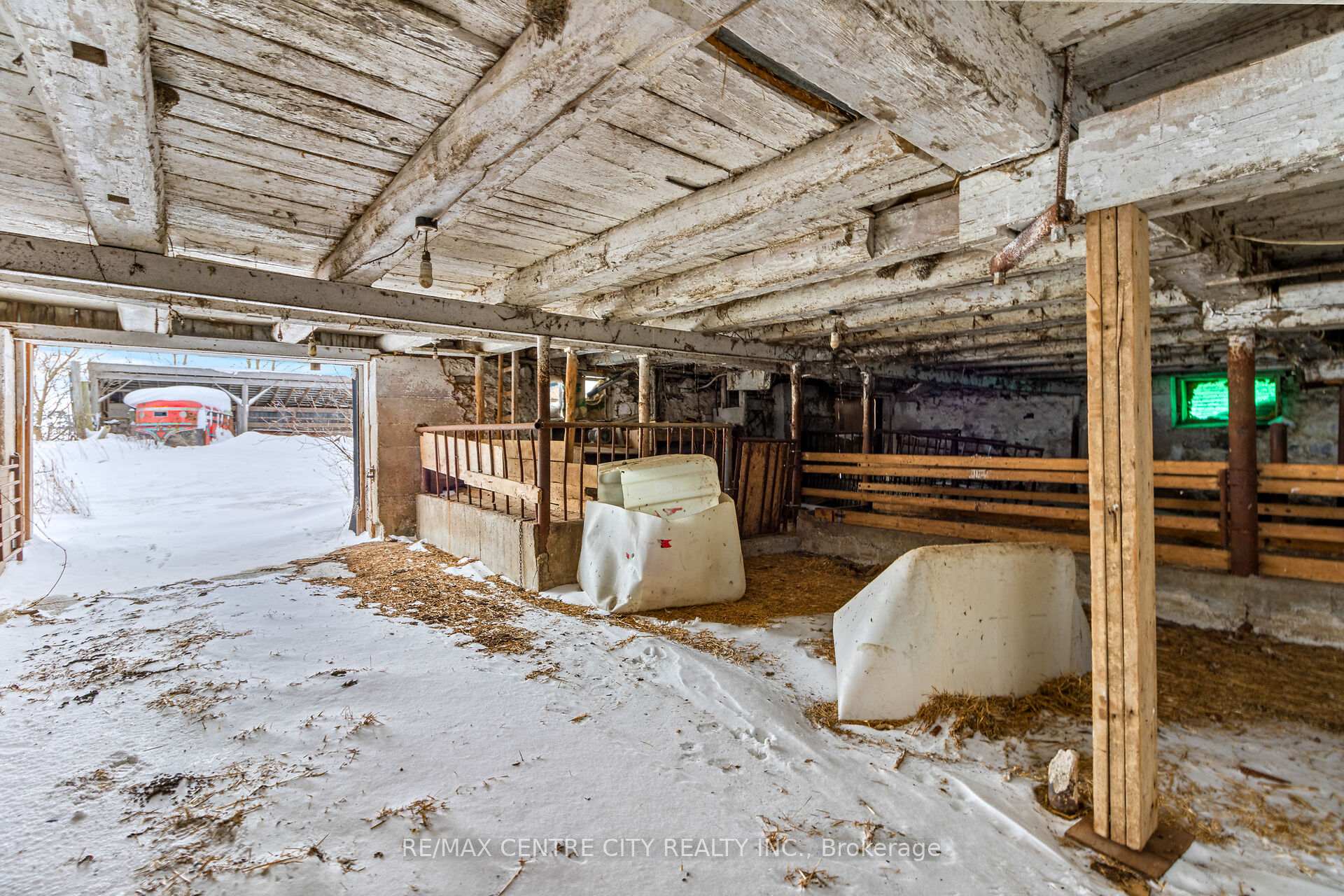 Photo 15 of 83586 London Road, Morris Turnberry, Morris — HOMEH