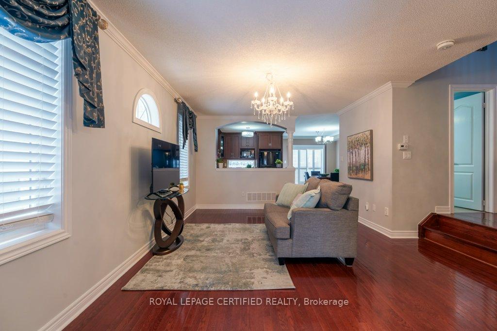 Photo 6 of 18 Newark Way, Brampton, Fletcher's Meadow — HOMEH