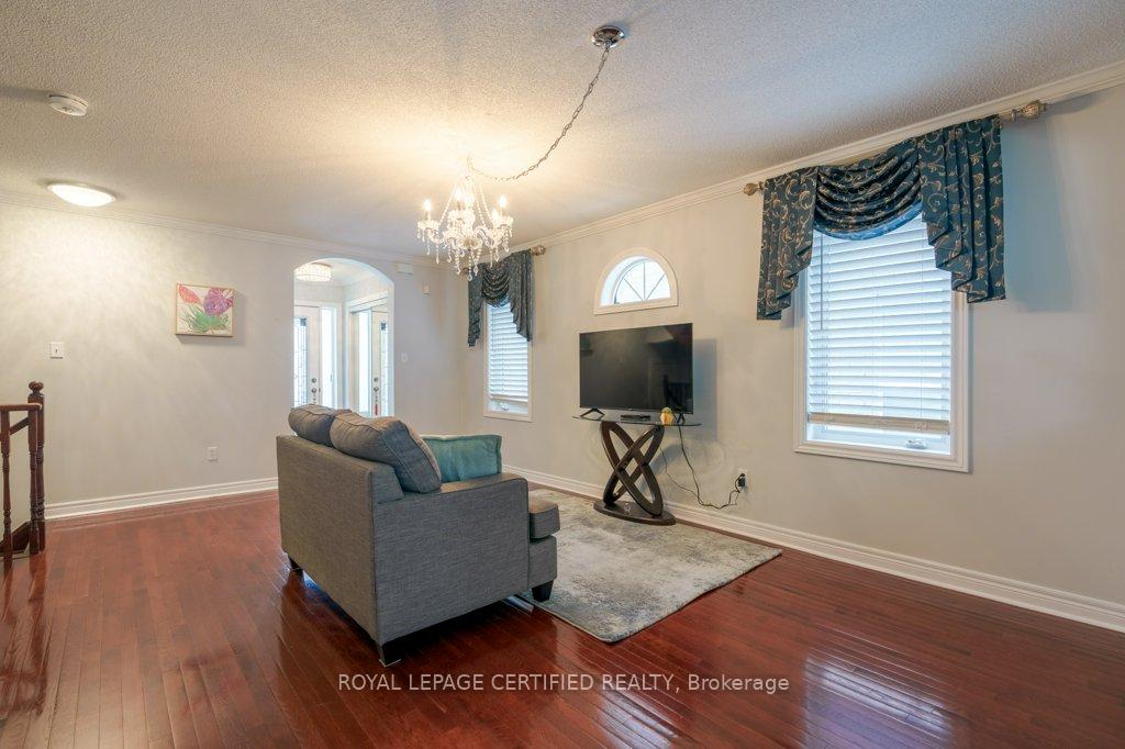 Photo 8 of 18 Newark Way, Brampton, Fletcher's Meadow — HOMEH