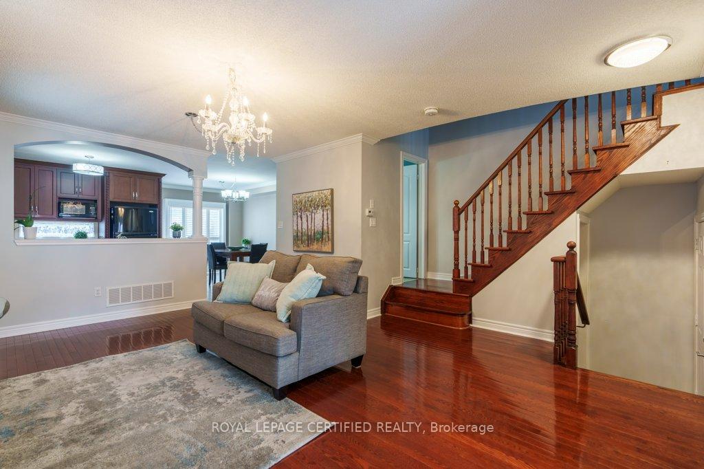 Photo 11 of 18 Newark Way, Brampton, Fletcher's Meadow — HOMEH