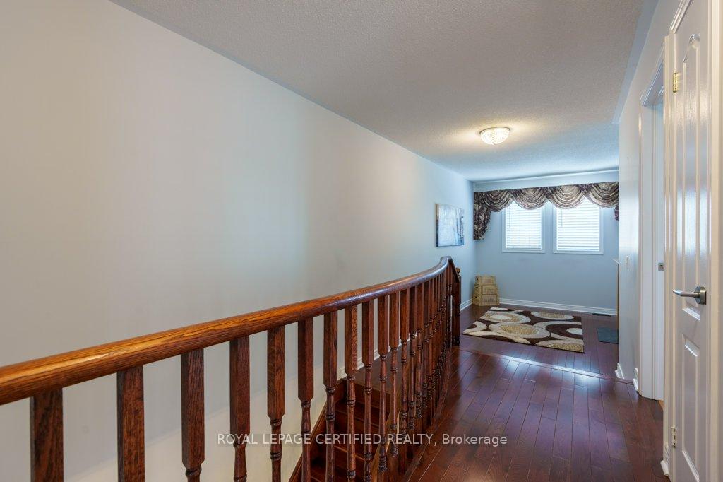 Photo 21 of 18 Newark Way, Brampton, Fletcher's Meadow — HOMEH