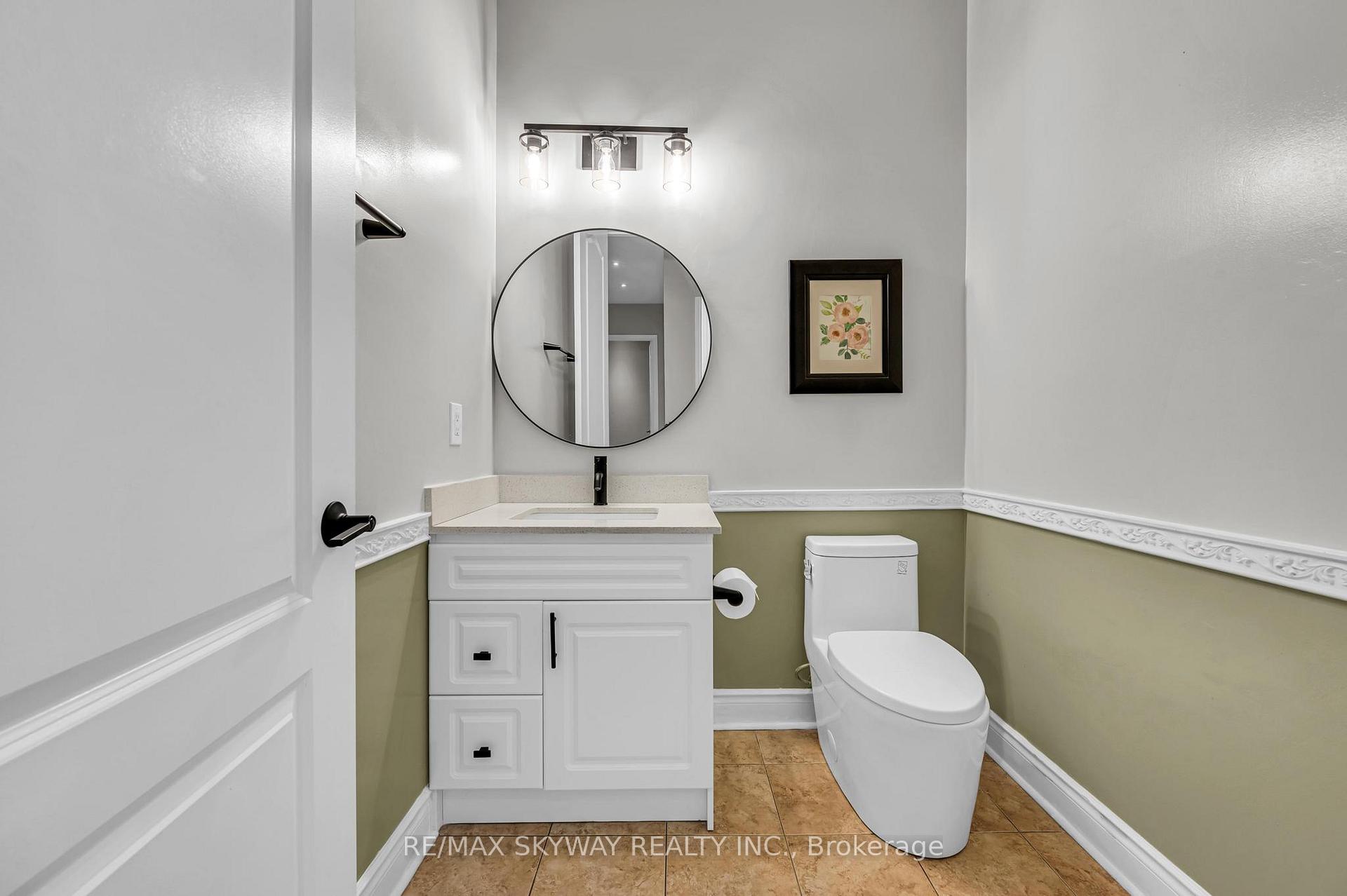 Photo 8 of 9 Louvre Circle N, Brampton, Vales of Castlemore North — HOMEH