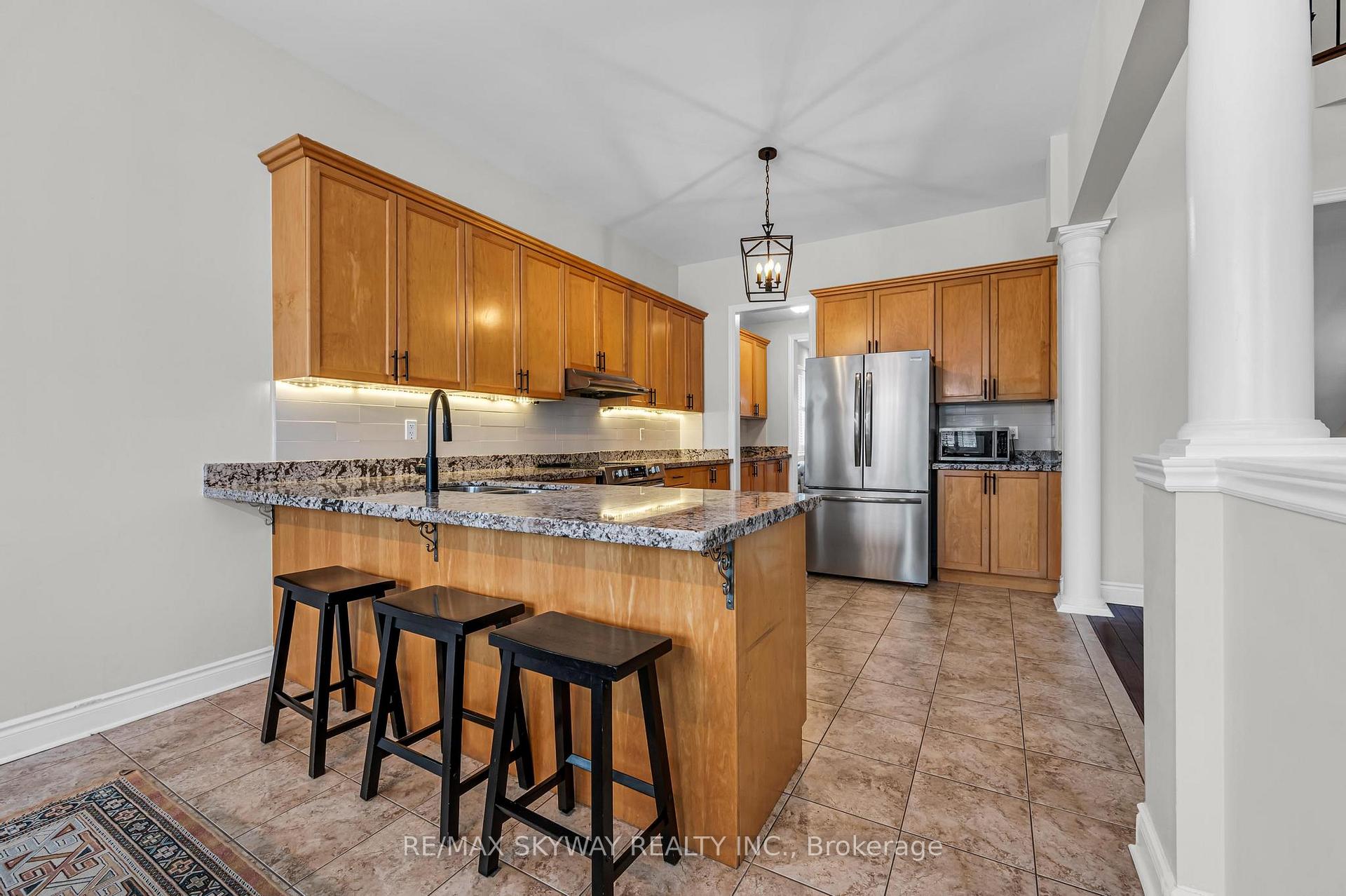 Photo 14 of 9 Louvre Circle N, Brampton, Vales of Castlemore North — HOMEH