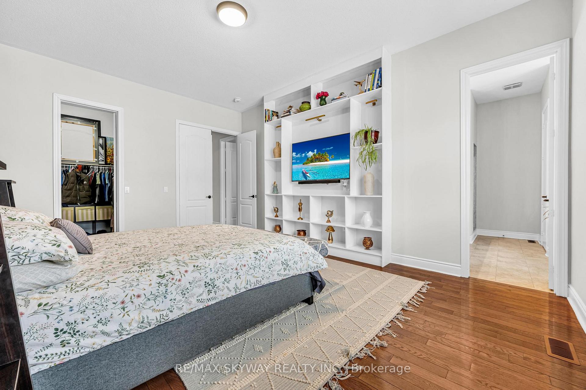 Photo 18 of 9 Louvre Circle N, Brampton, Vales of Castlemore North — HOMEH