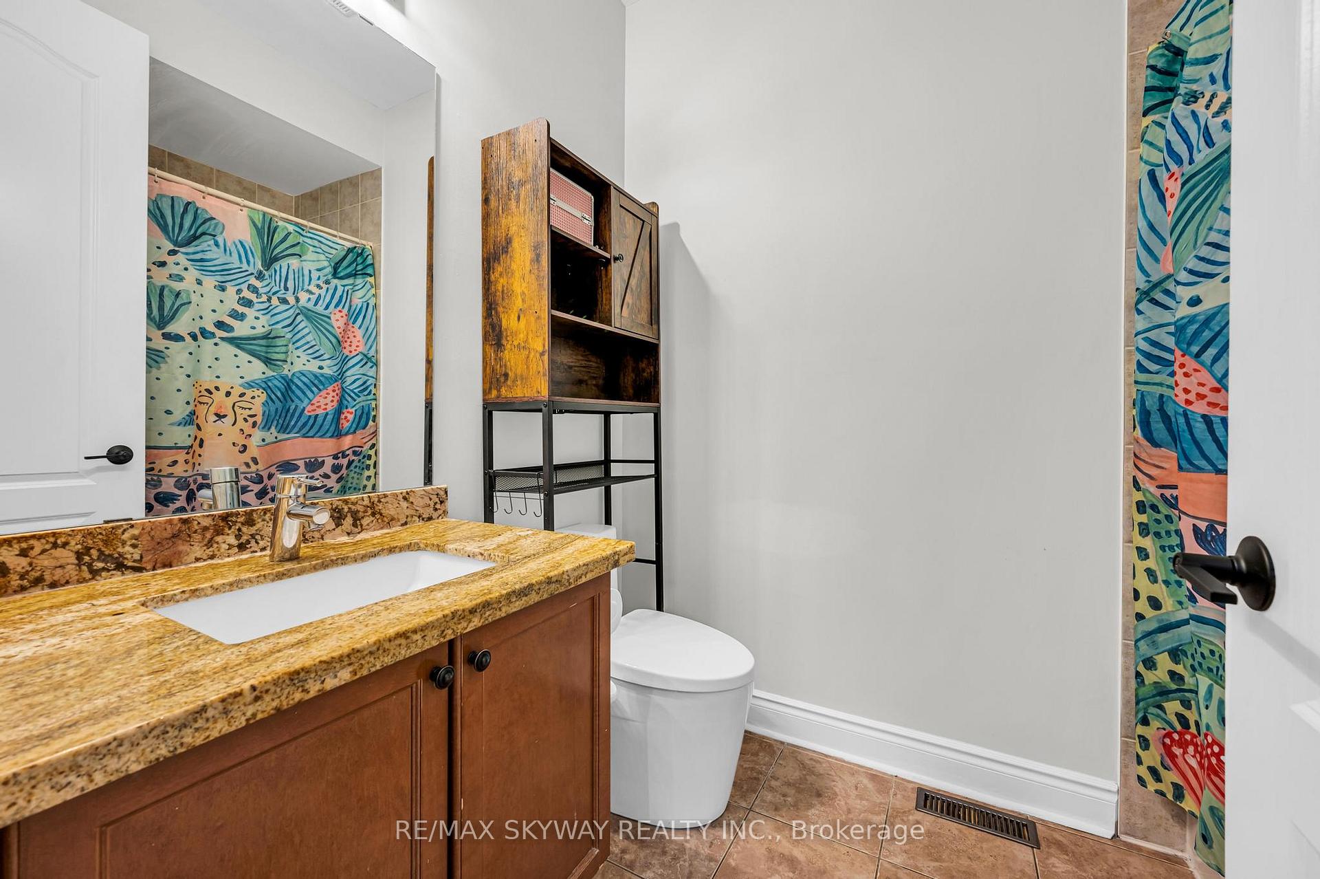Photo 23 of 9 Louvre Circle N, Brampton, Vales of Castlemore North — HOMEH