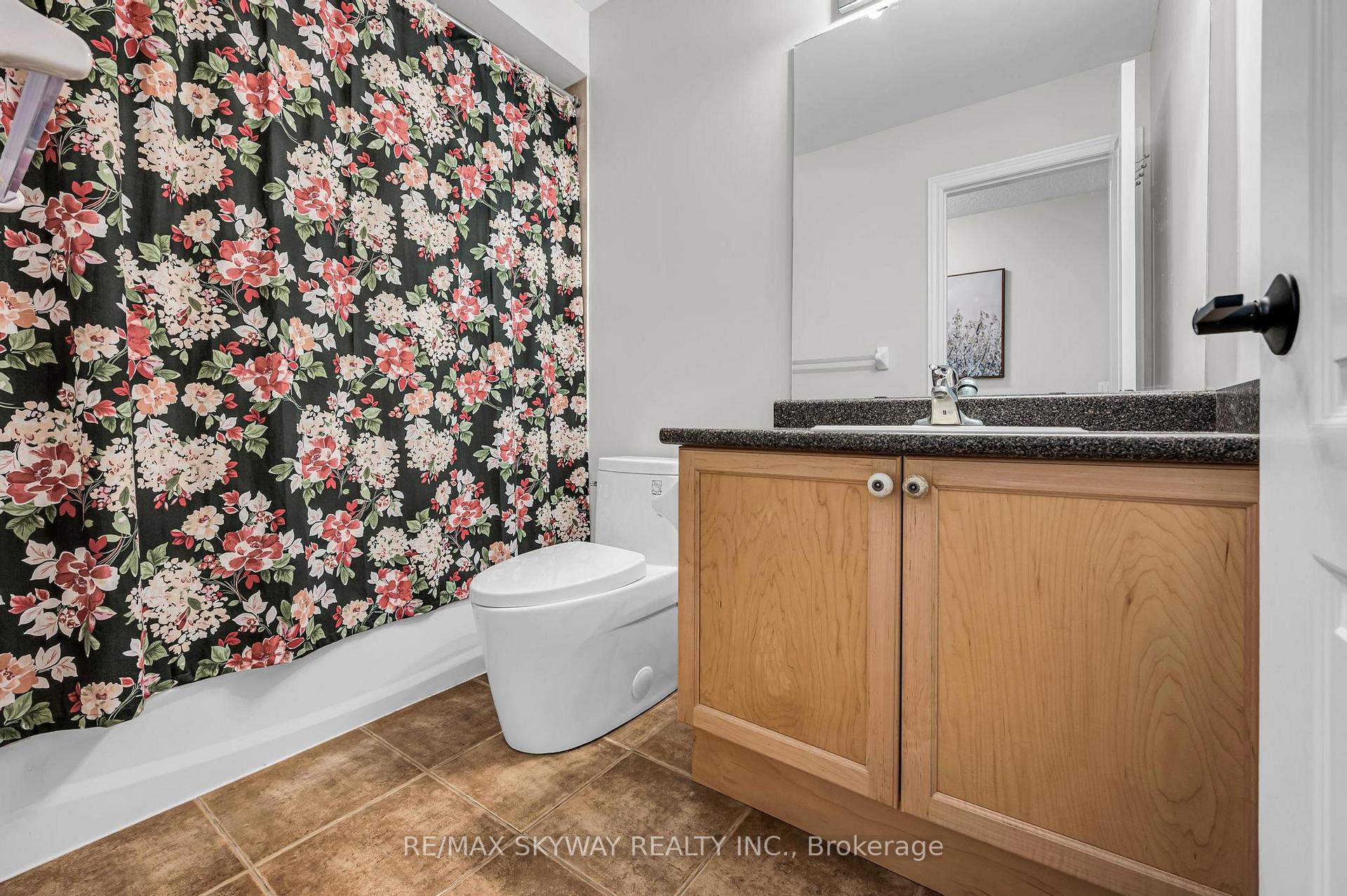 Photo 27 of 9 Louvre Circle N, Brampton, Vales of Castlemore North — HOMEH