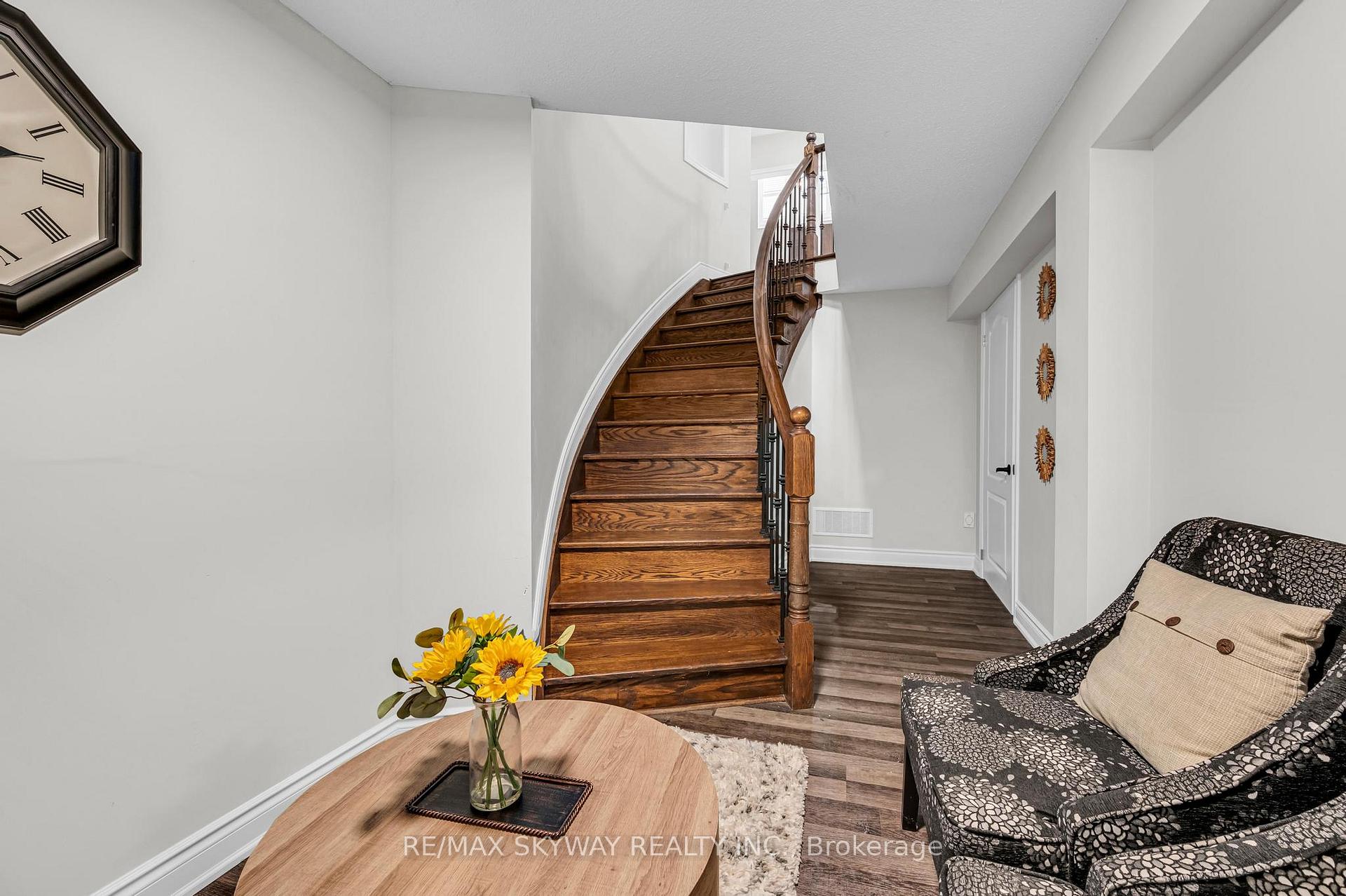Photo 28 of 9 Louvre Circle N, Brampton, Vales of Castlemore North — HOMEH