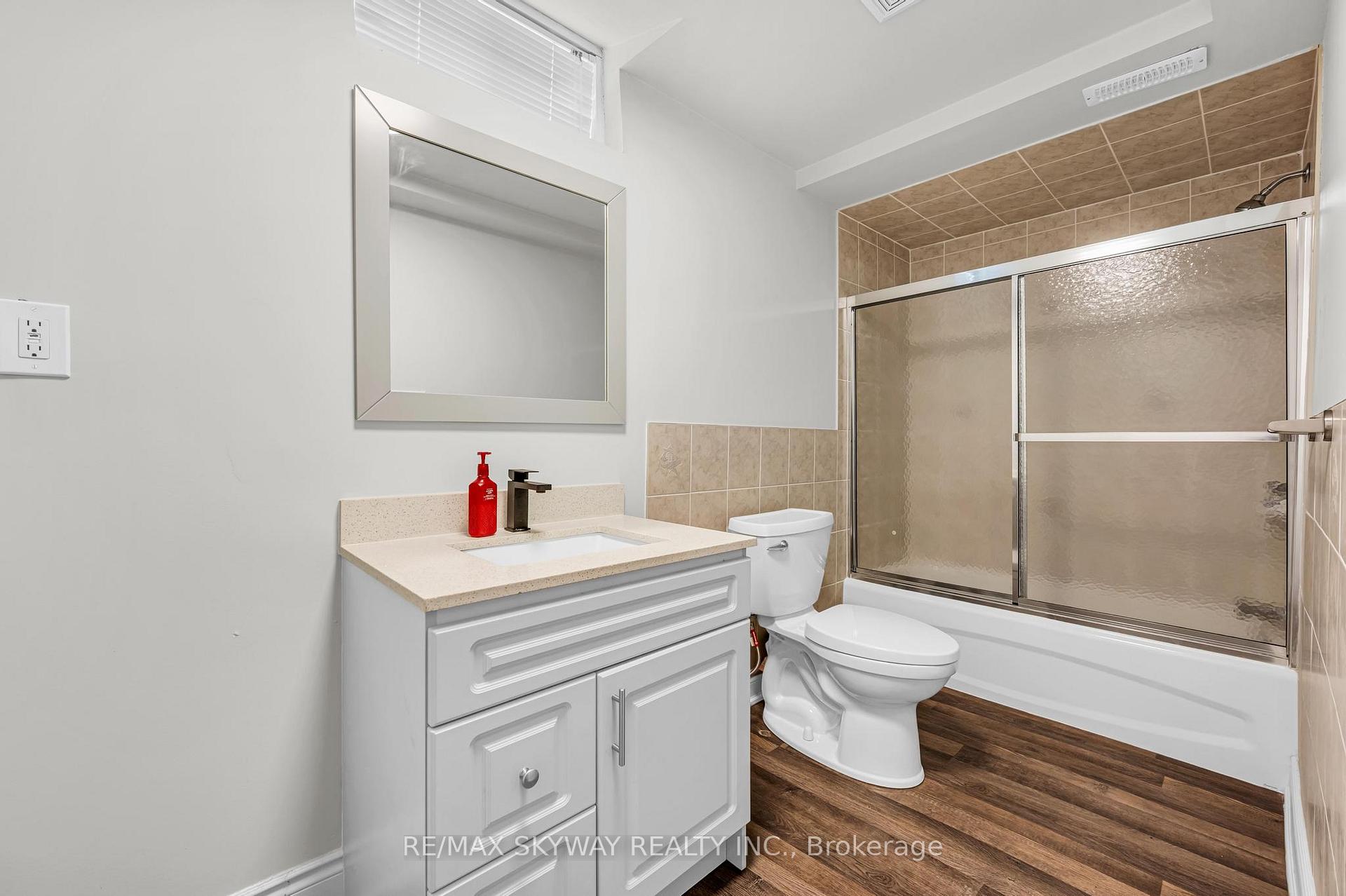Photo 30 of 9 Louvre Circle N, Brampton, Vales of Castlemore North — HOMEH