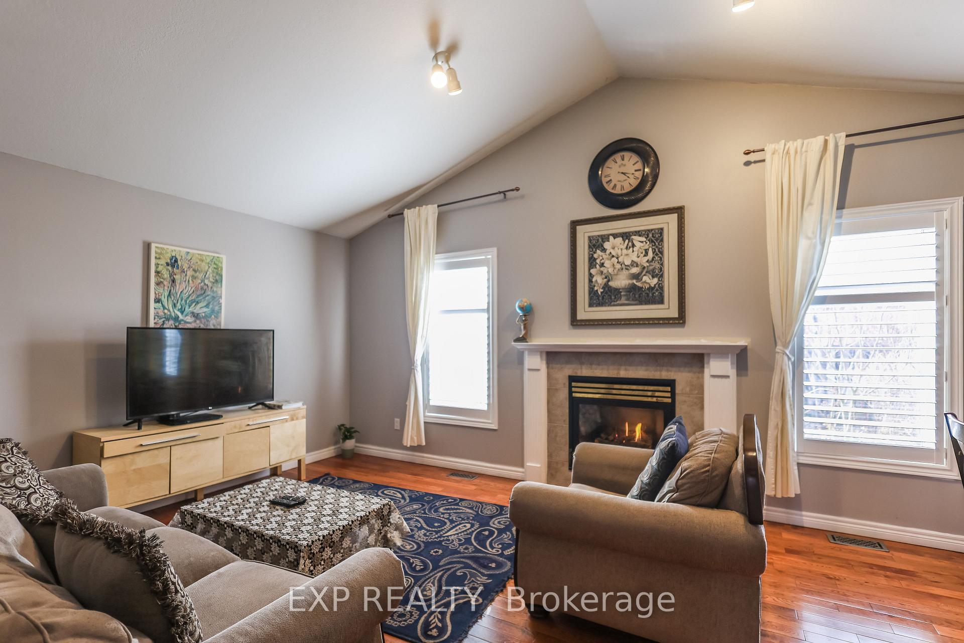 Photo 7 of 70 Massena Drive, Hamilton, Barnstown — HOMEH