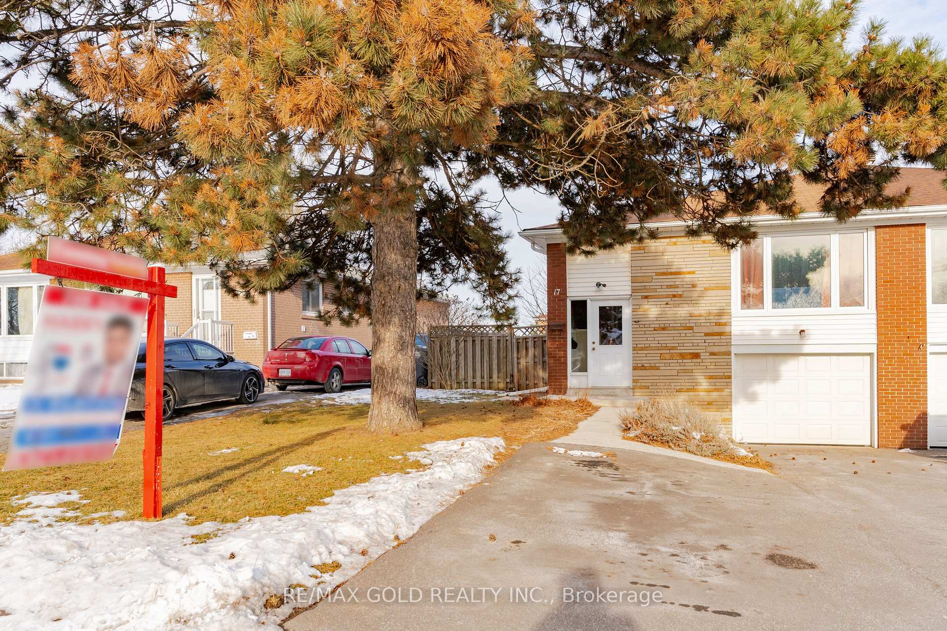 Photo 2 of 17 Edenridge Drive, Brampton, Southgate — HOMEH