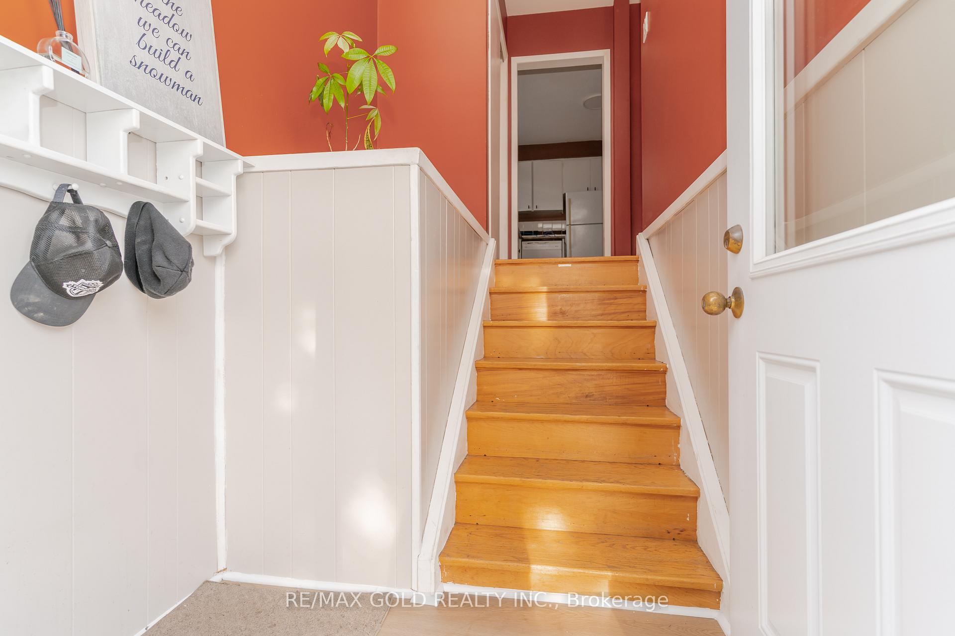 Photo 5 of 17 Edenridge Drive, Brampton, Southgate — HOMEH