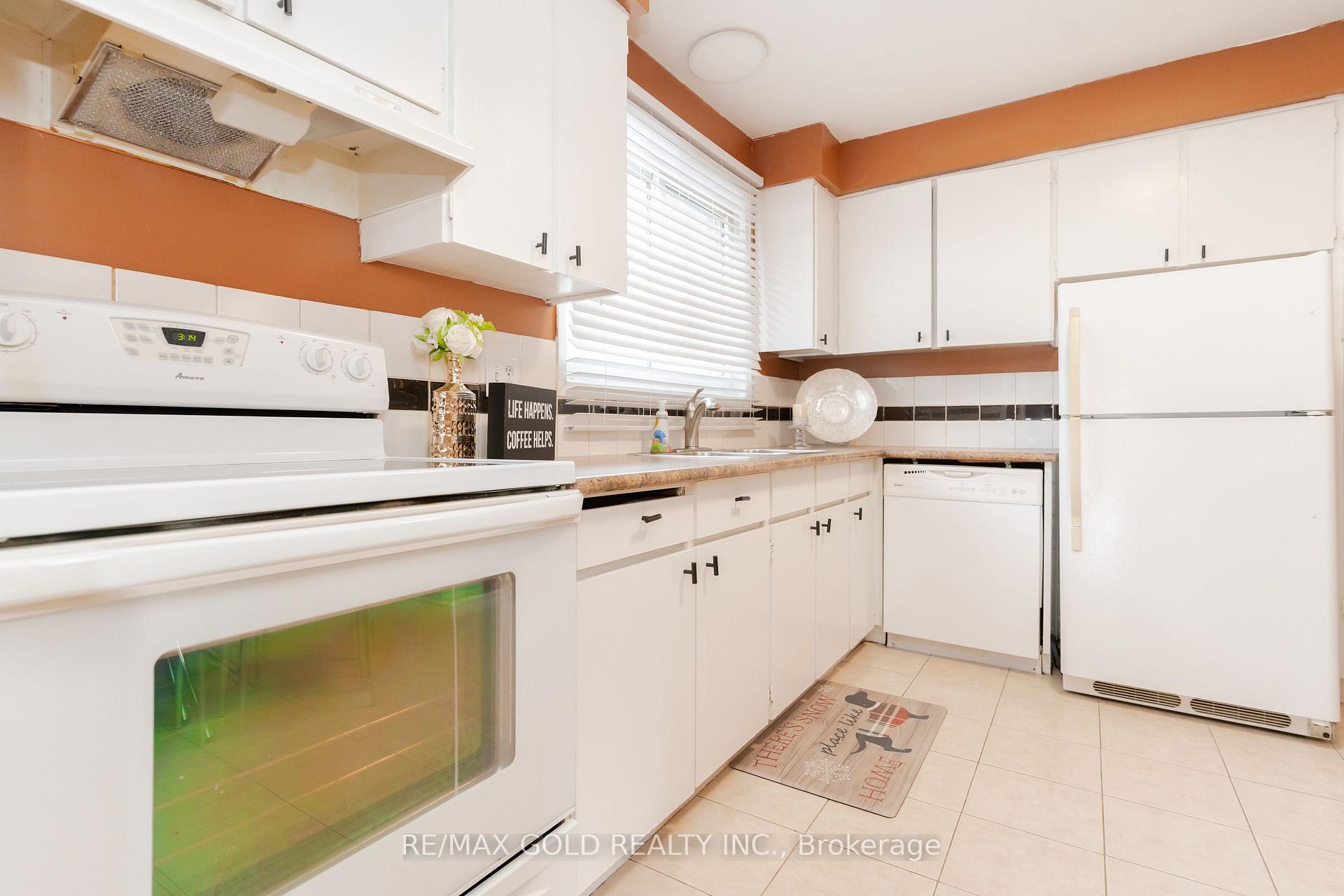 Photo 7 of 17 Edenridge Drive, Brampton, Southgate — HOMEH