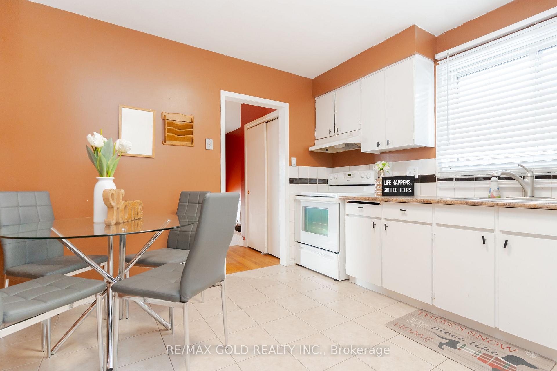 Photo 10 of 17 Edenridge Drive, Brampton, Southgate — HOMEH