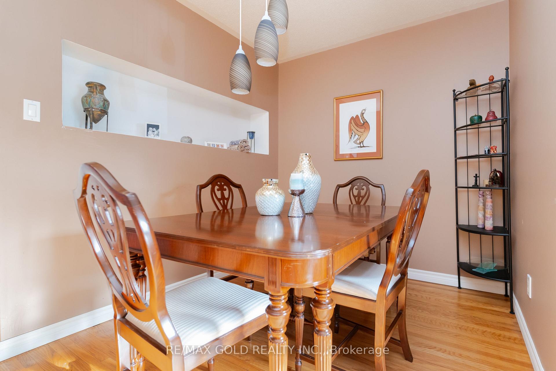 Photo 11 of 17 Edenridge Drive, Brampton, Southgate — HOMEH