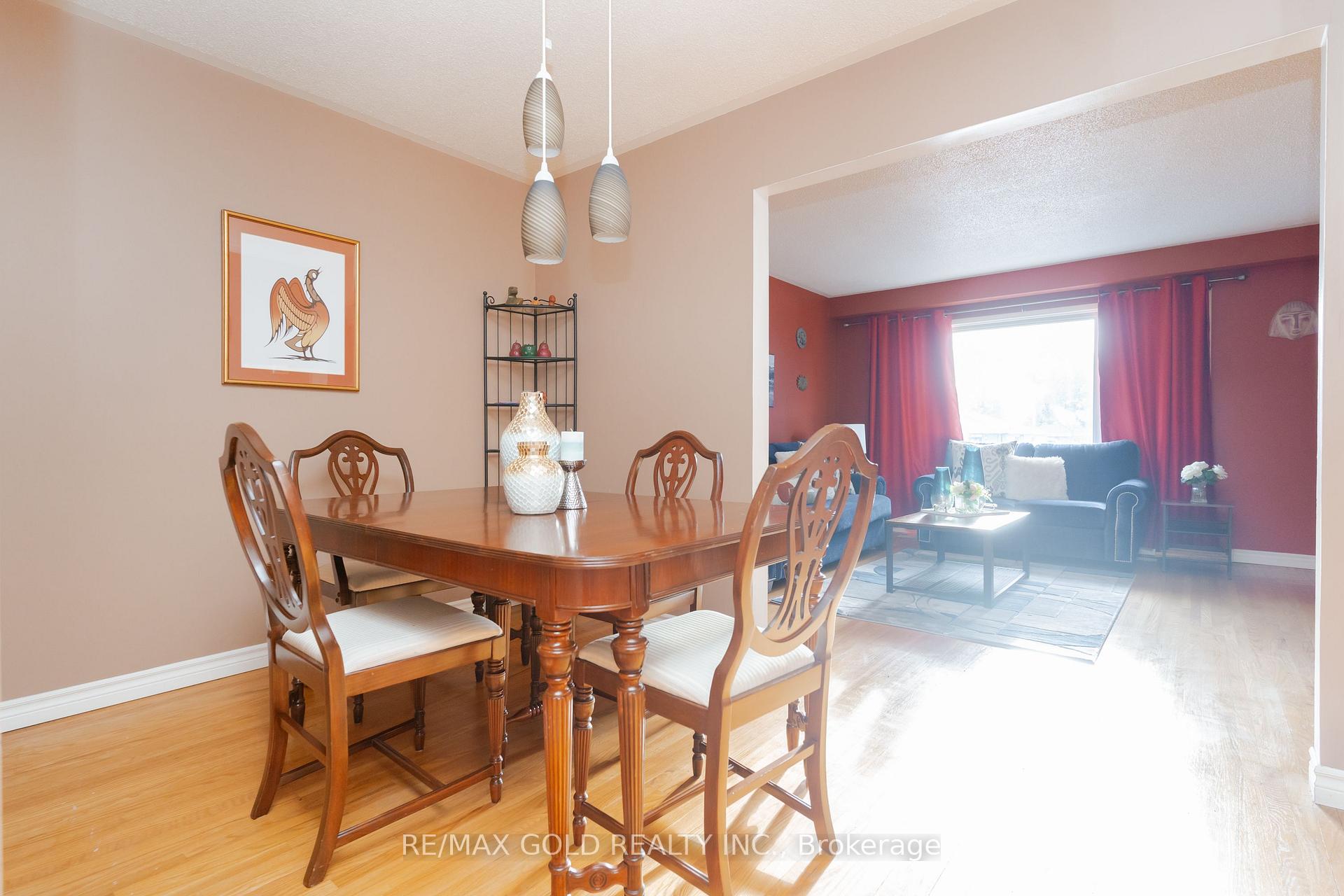 Photo 15 of 17 Edenridge Drive, Brampton, Southgate — HOMEH