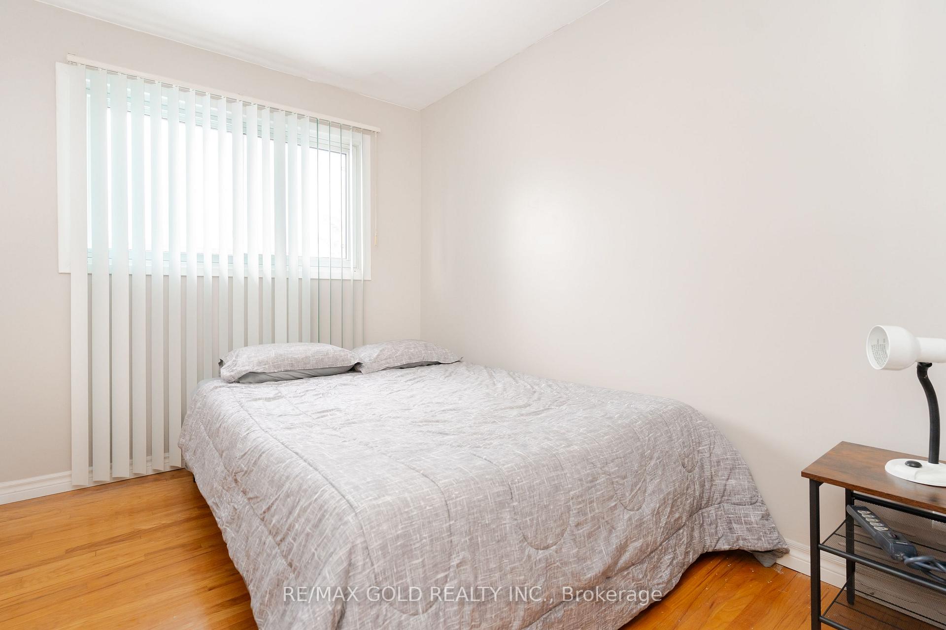 Photo 20 of 17 Edenridge Drive, Brampton, Southgate — HOMEH