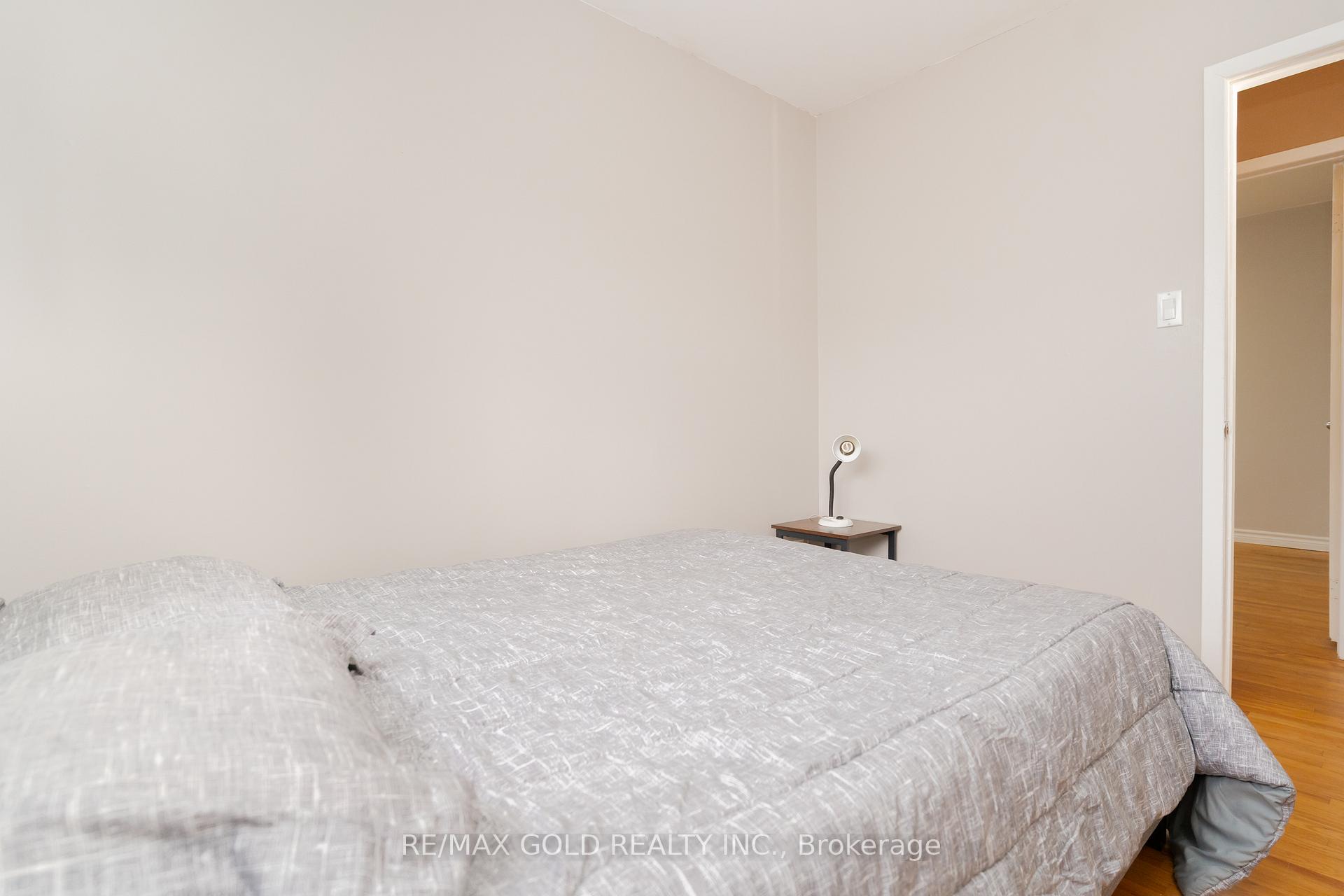 Photo 21 of 17 Edenridge Drive, Brampton, Southgate — HOMEH
