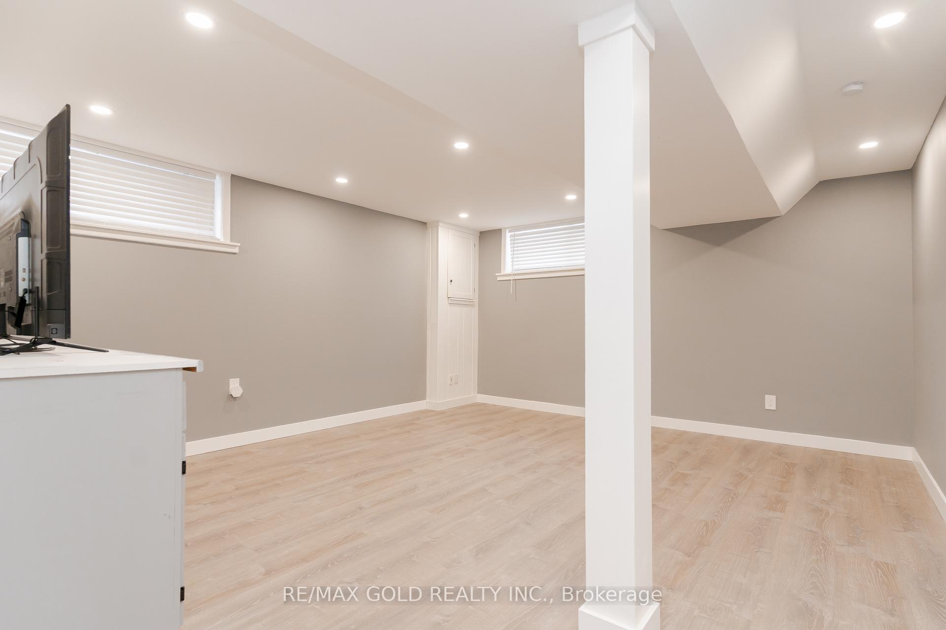 Photo 28 of 17 Edenridge Drive, Brampton, Southgate — HOMEH