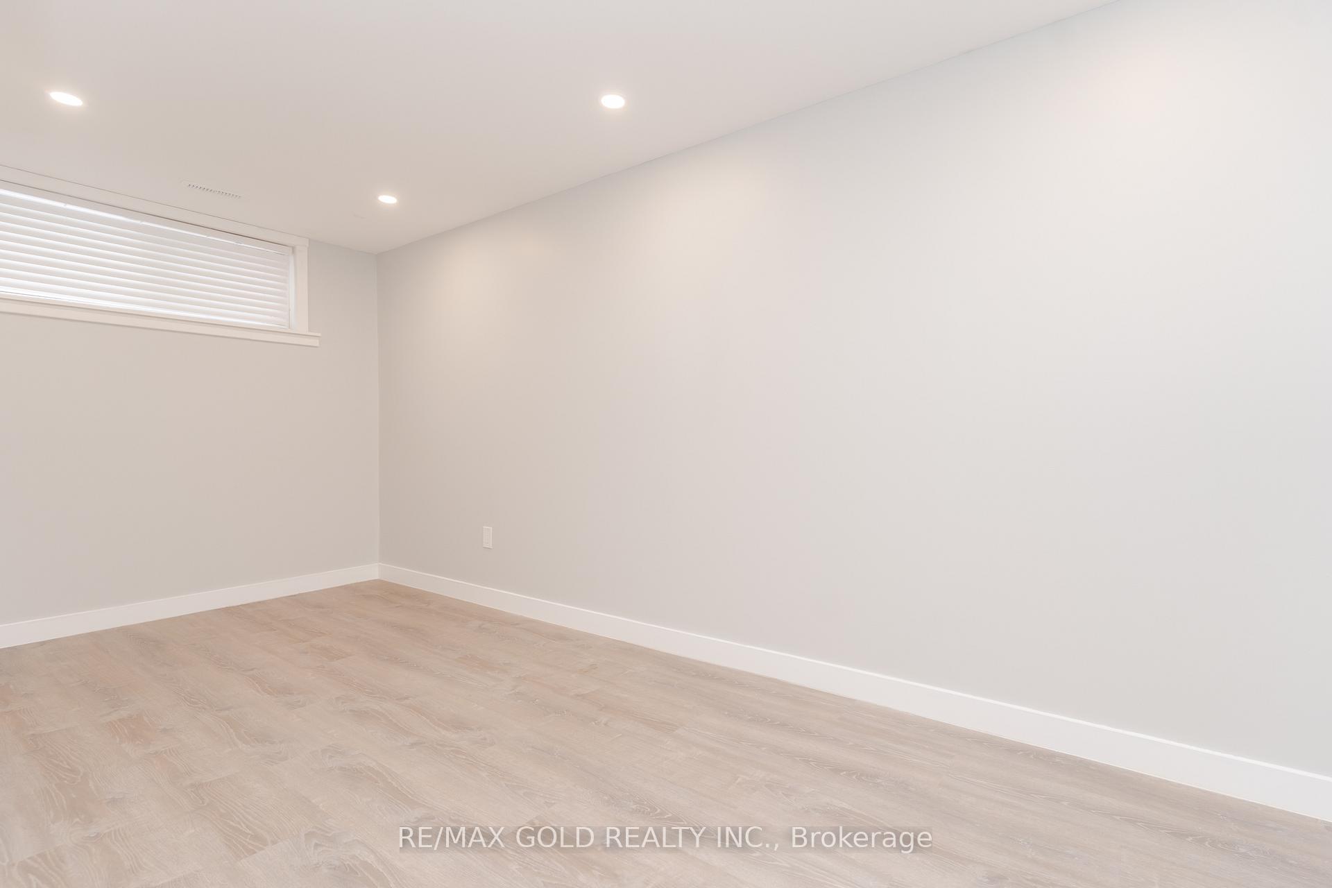 Photo 31 of 17 Edenridge Drive, Brampton, Southgate — HOMEH