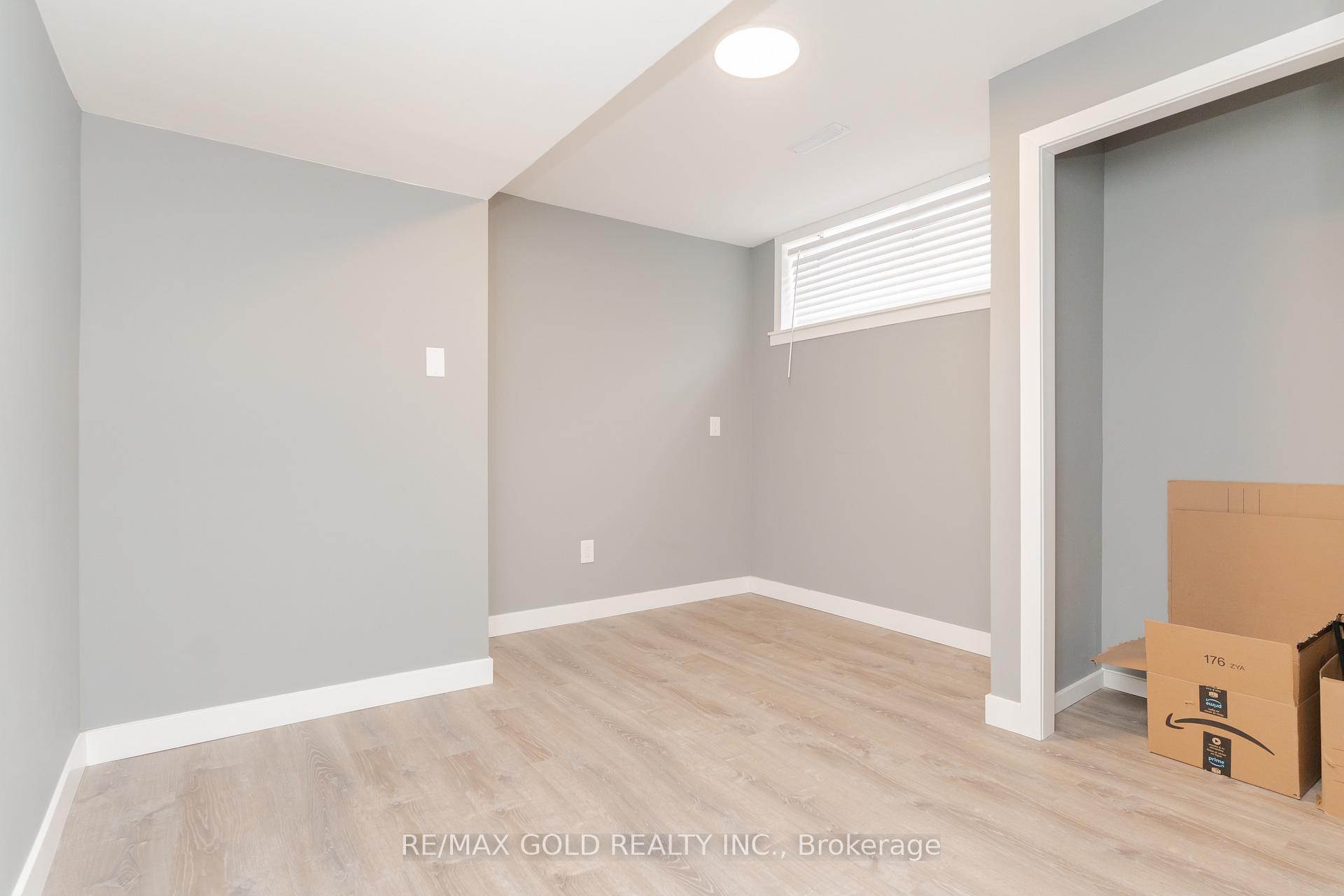 Photo 32 of 17 Edenridge Drive, Brampton, Southgate — HOMEH