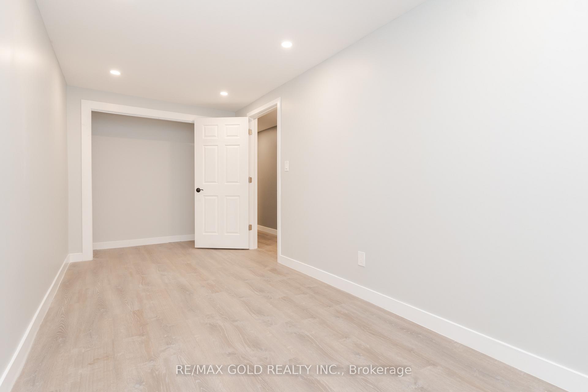 Photo 33 of 17 Edenridge Drive, Brampton, Southgate — HOMEH