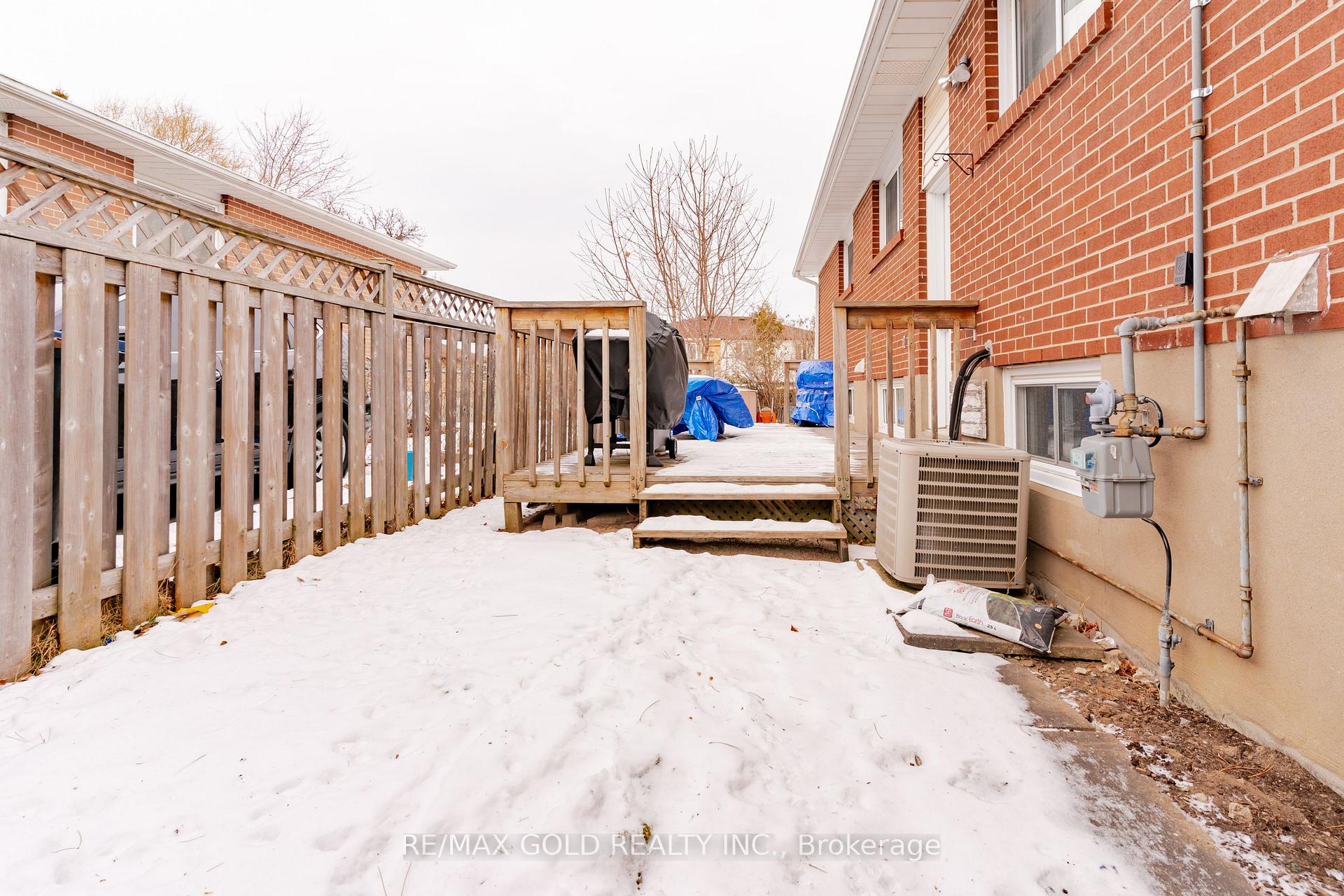 Photo 37 of 17 Edenridge Drive, Brampton, Southgate — HOMEH