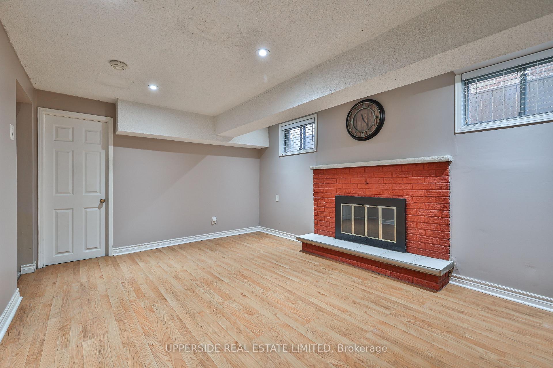 Photo 14 of 38 Newlyn Crescent, Brampton, Brampton North — HOMEH