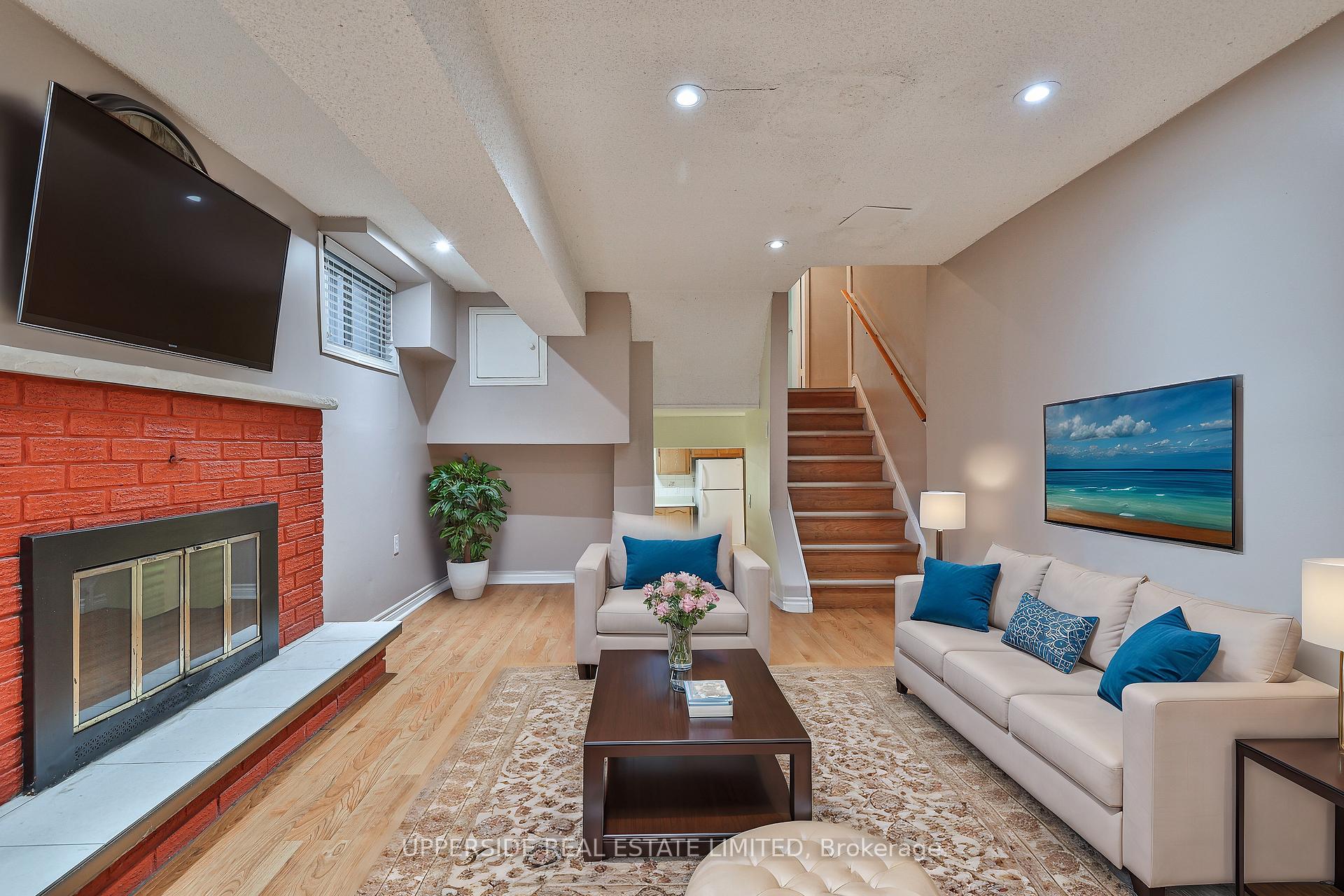 Photo 15 of 38 Newlyn Crescent, Brampton, Brampton North — HOMEH