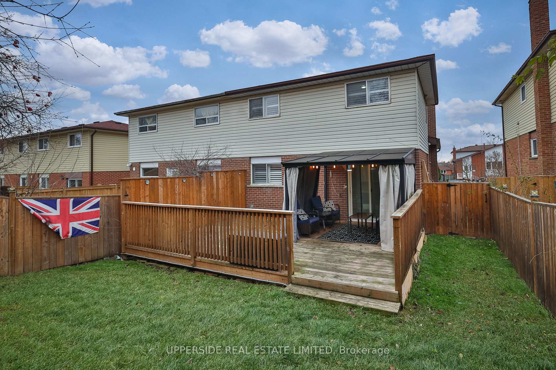 Photo 23 of 38 Newlyn Crescent, Brampton, Brampton North — HOMEH