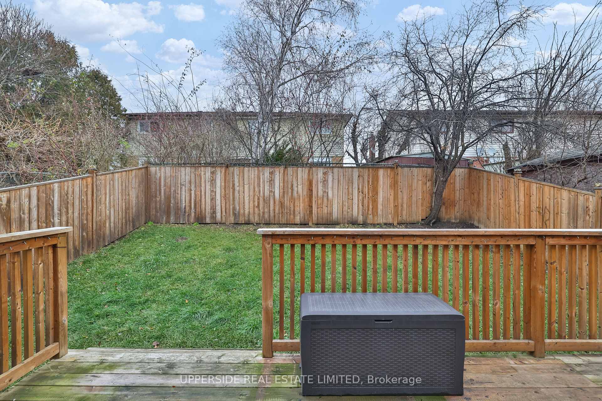Photo 24 of 38 Newlyn Crescent, Brampton, Brampton North — HOMEH
