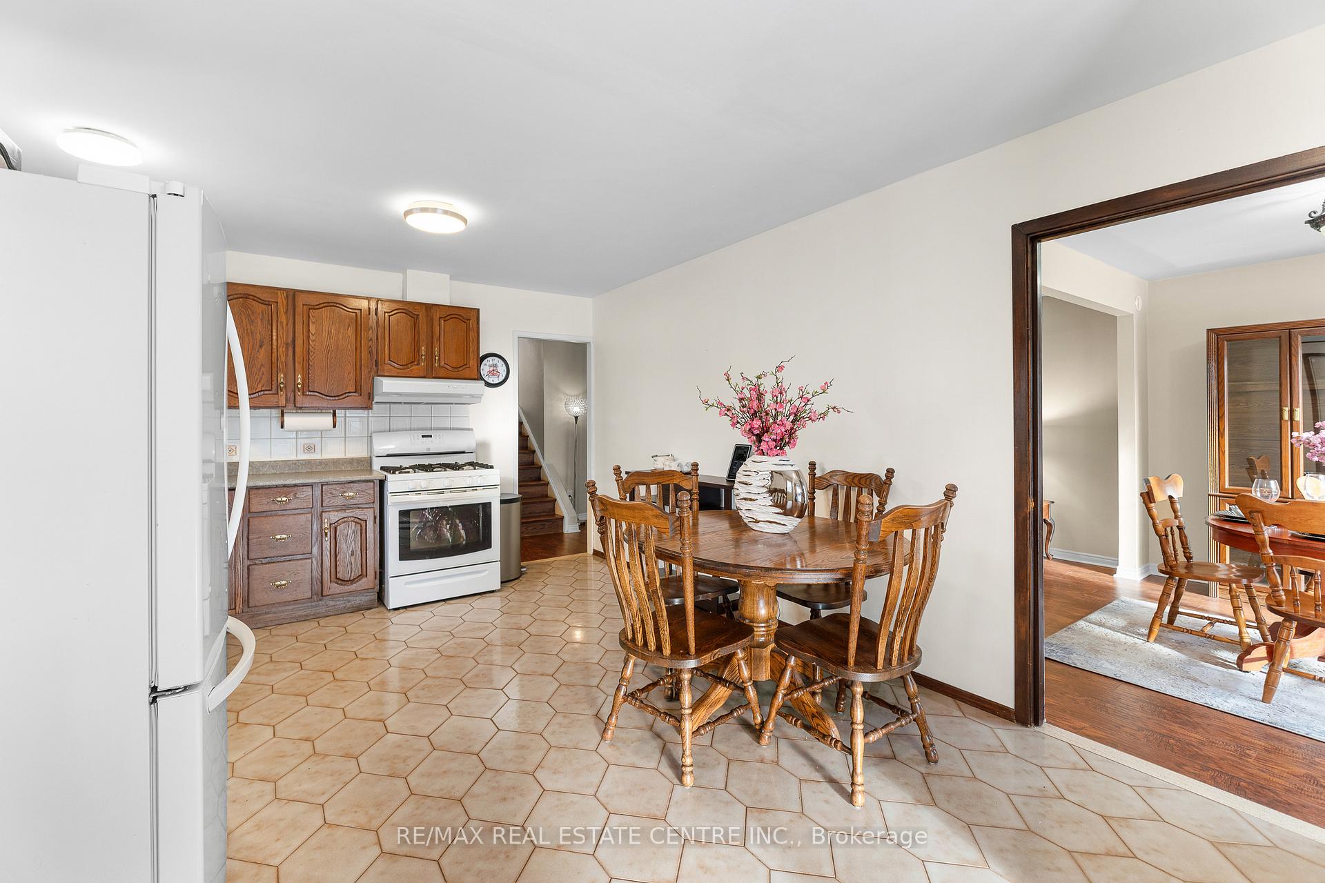 Photo 14 of 103 Griselda Crescent, Brampton, Northgate — HOMEH