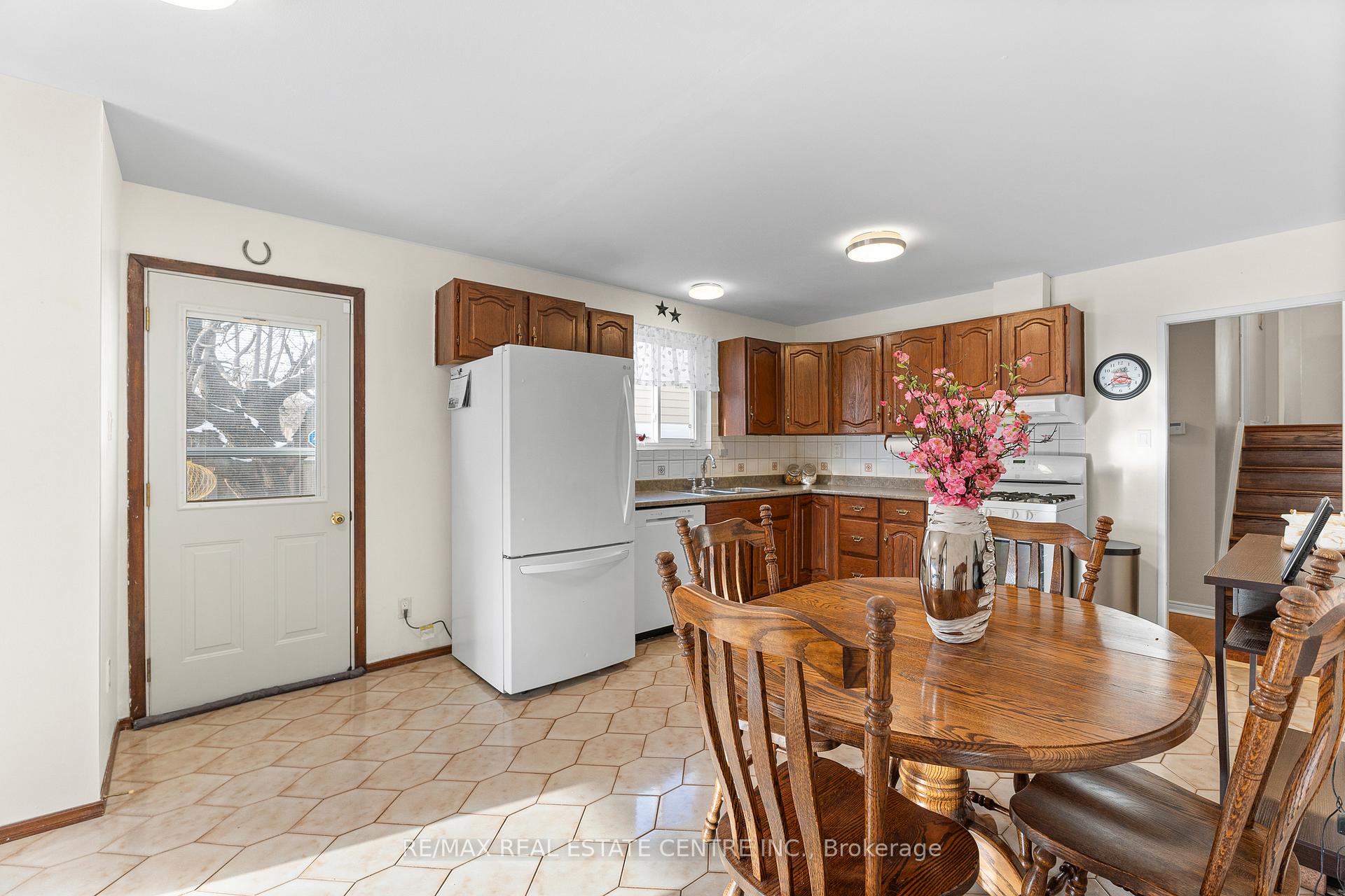 Photo 15 of 103 Griselda Crescent, Brampton, Northgate — HOMEH