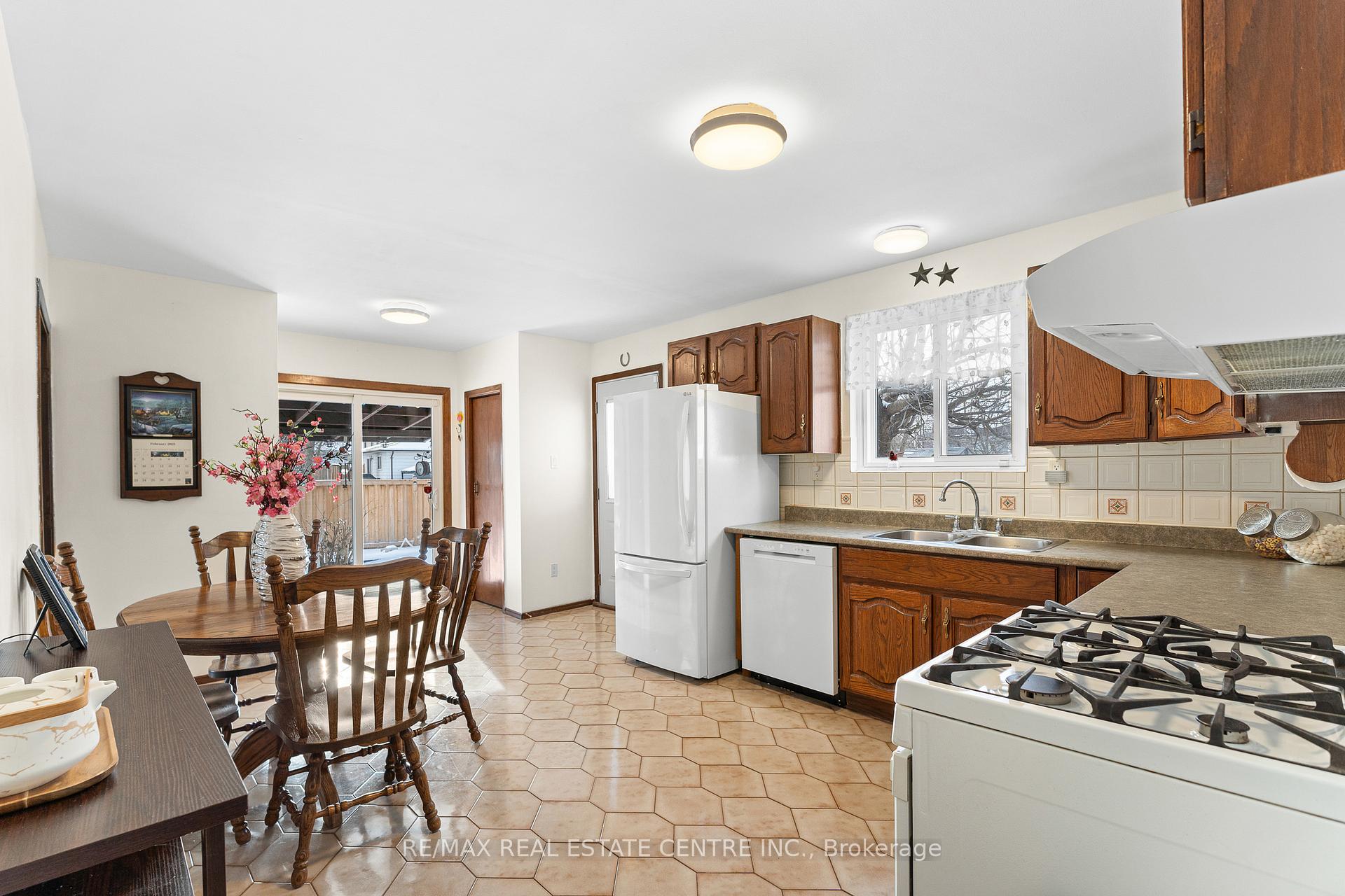 Photo 16 of 103 Griselda Crescent, Brampton, Northgate — HOMEH