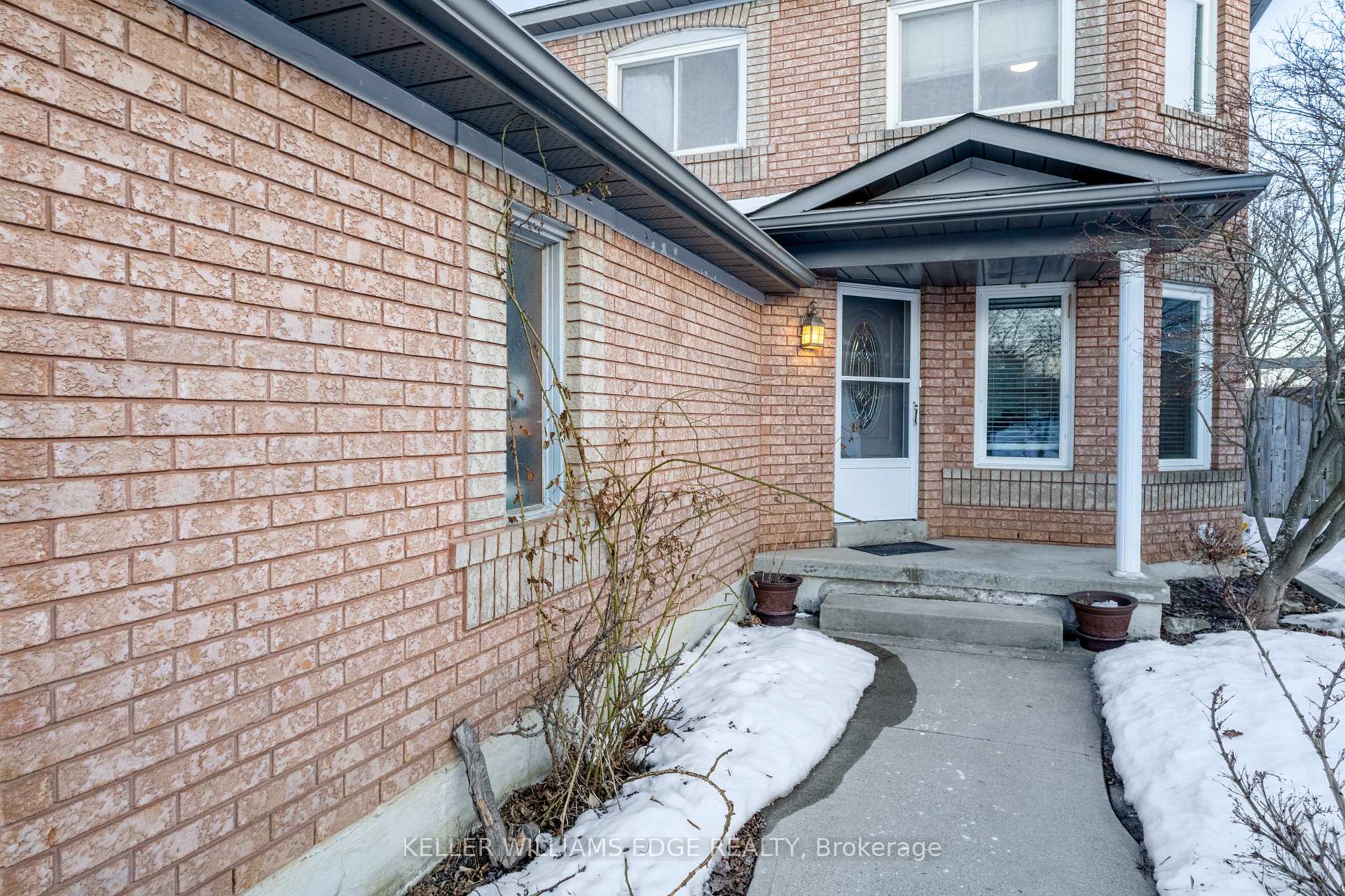 Photo 3 of 47 Heathfield Crescent, Hamilton, Waterdown — HOMEH
