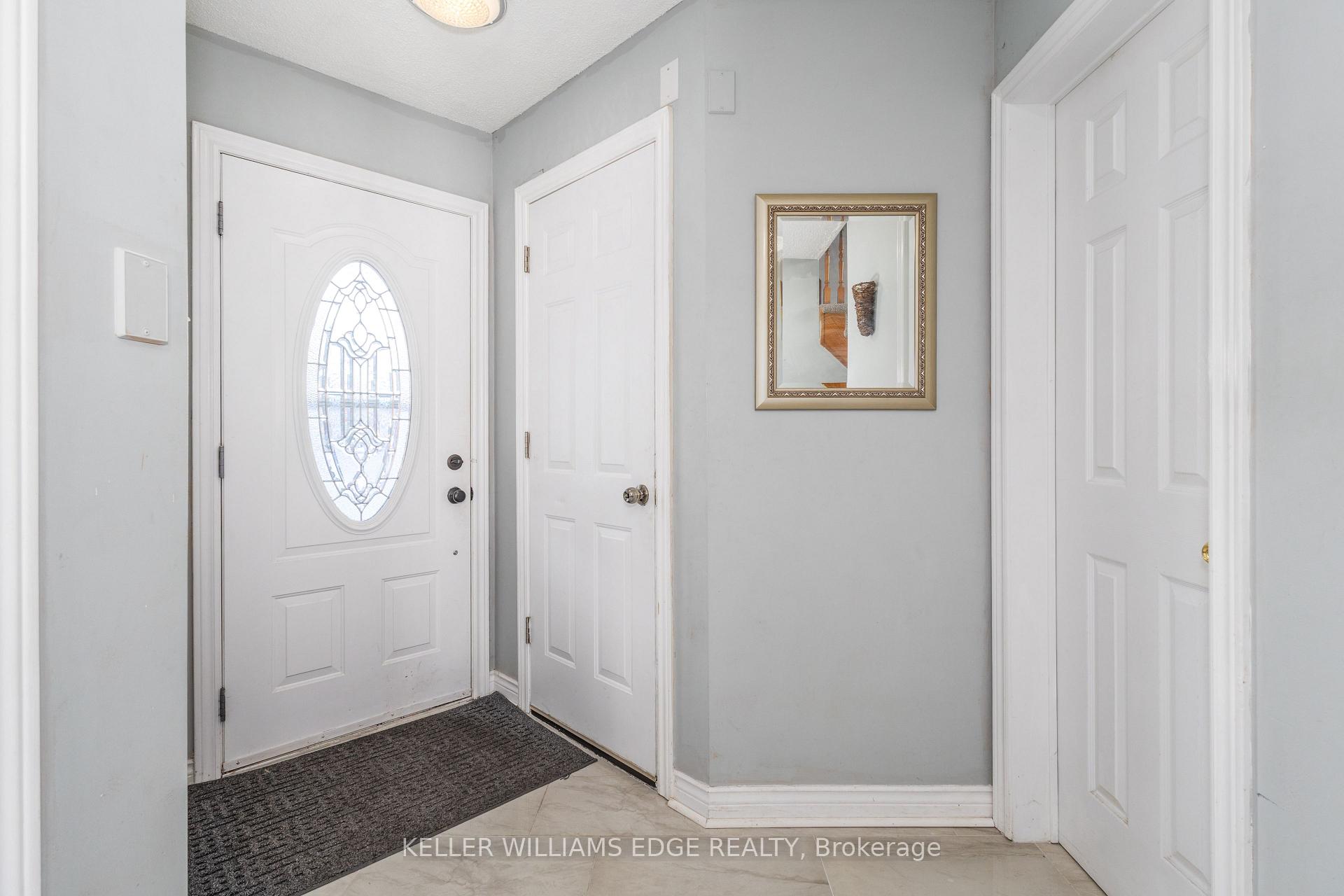 Photo 4 of 47 Heathfield Crescent, Hamilton, Waterdown — HOMEH