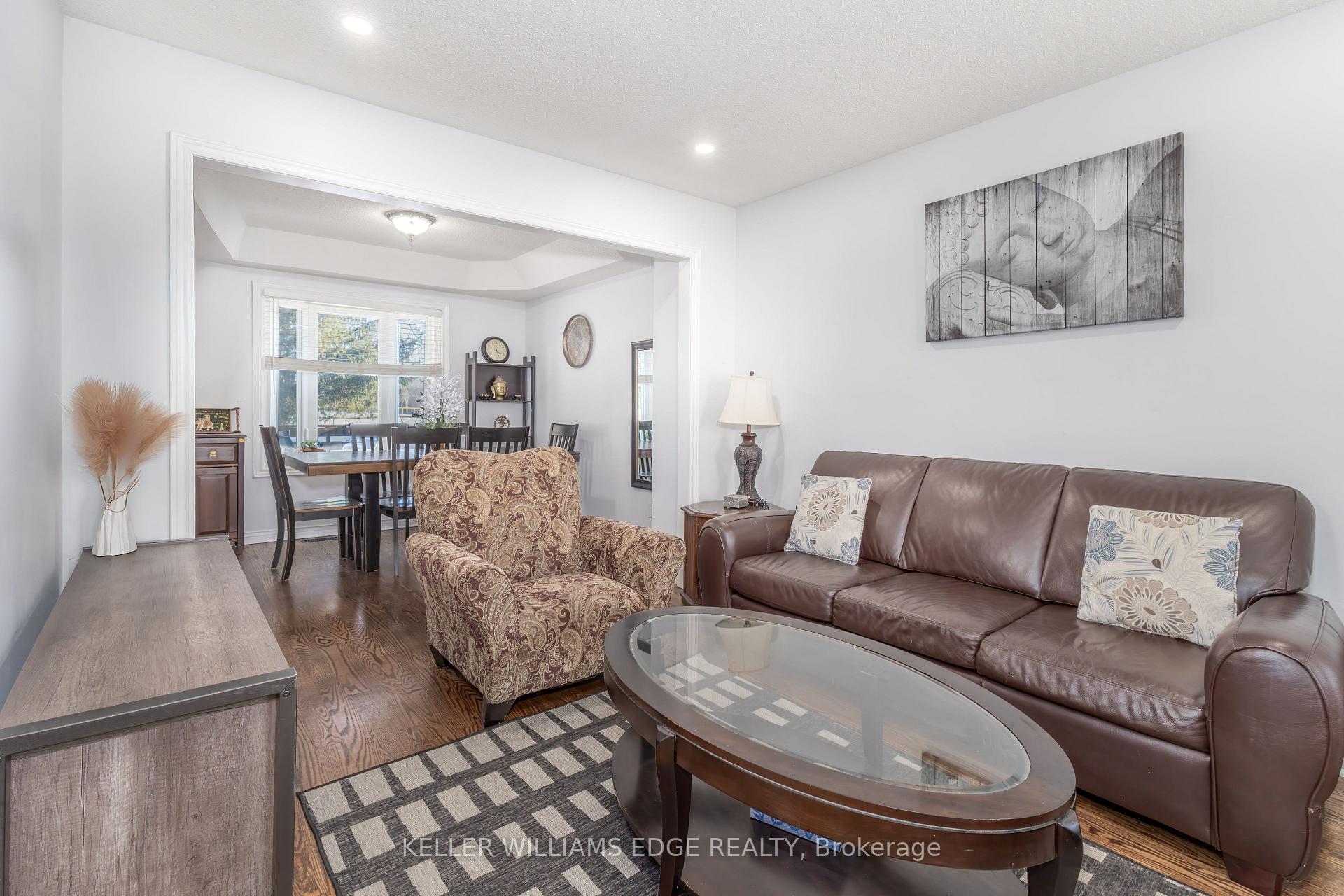 Photo 9 of 47 Heathfield Crescent, Hamilton, Waterdown — HOMEH